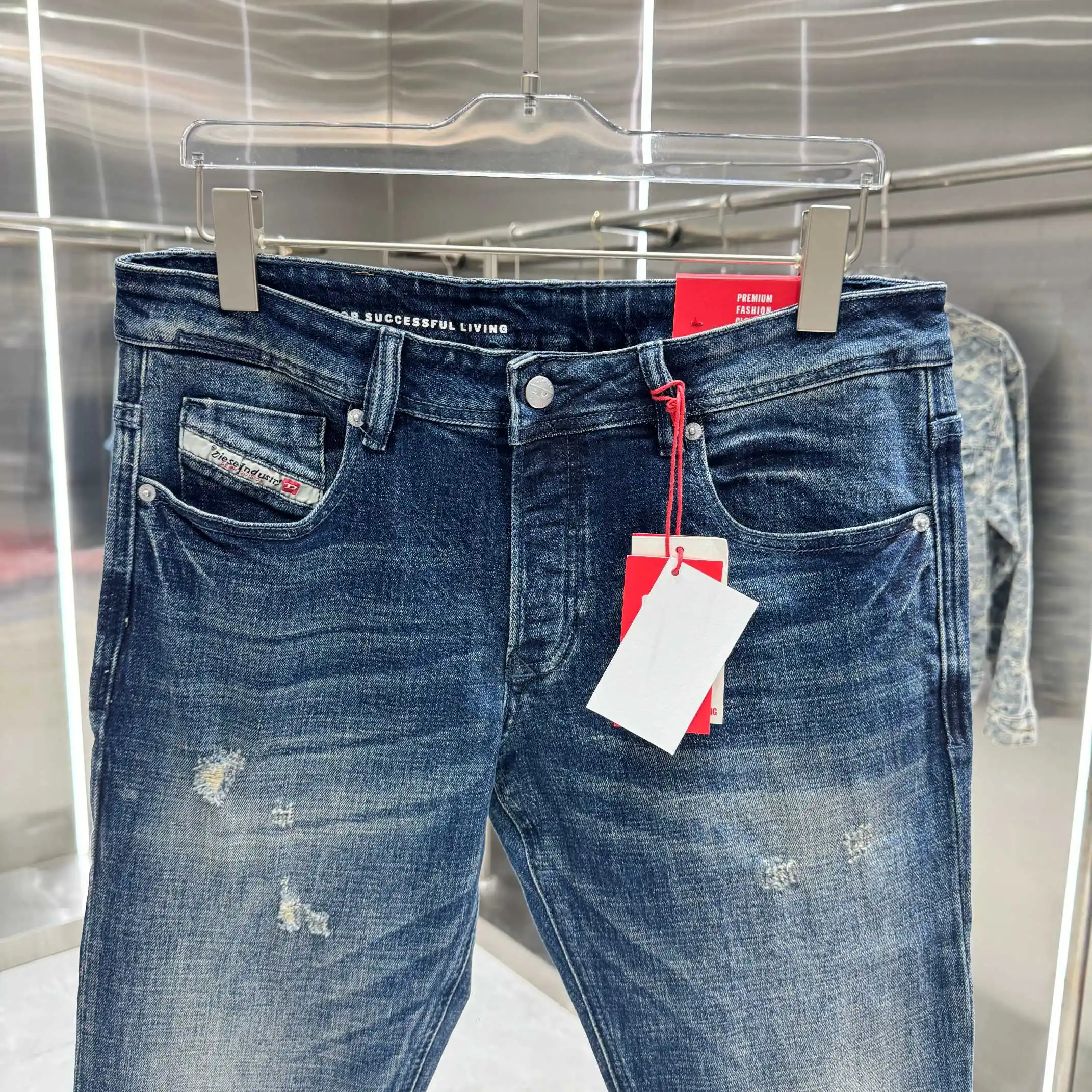 Distressed Slim-Fit Washed Jeans D22019133 — view 6