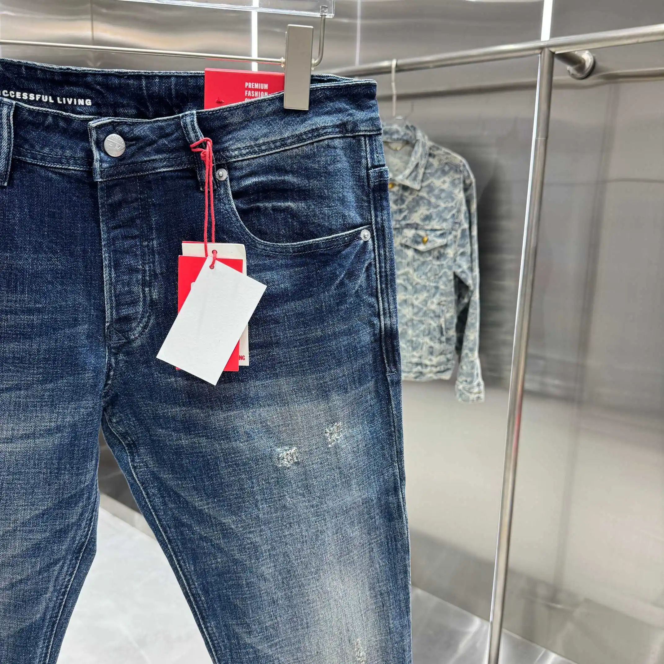 Distressed Slim-Fit Washed Jeans D22019133 — view 7