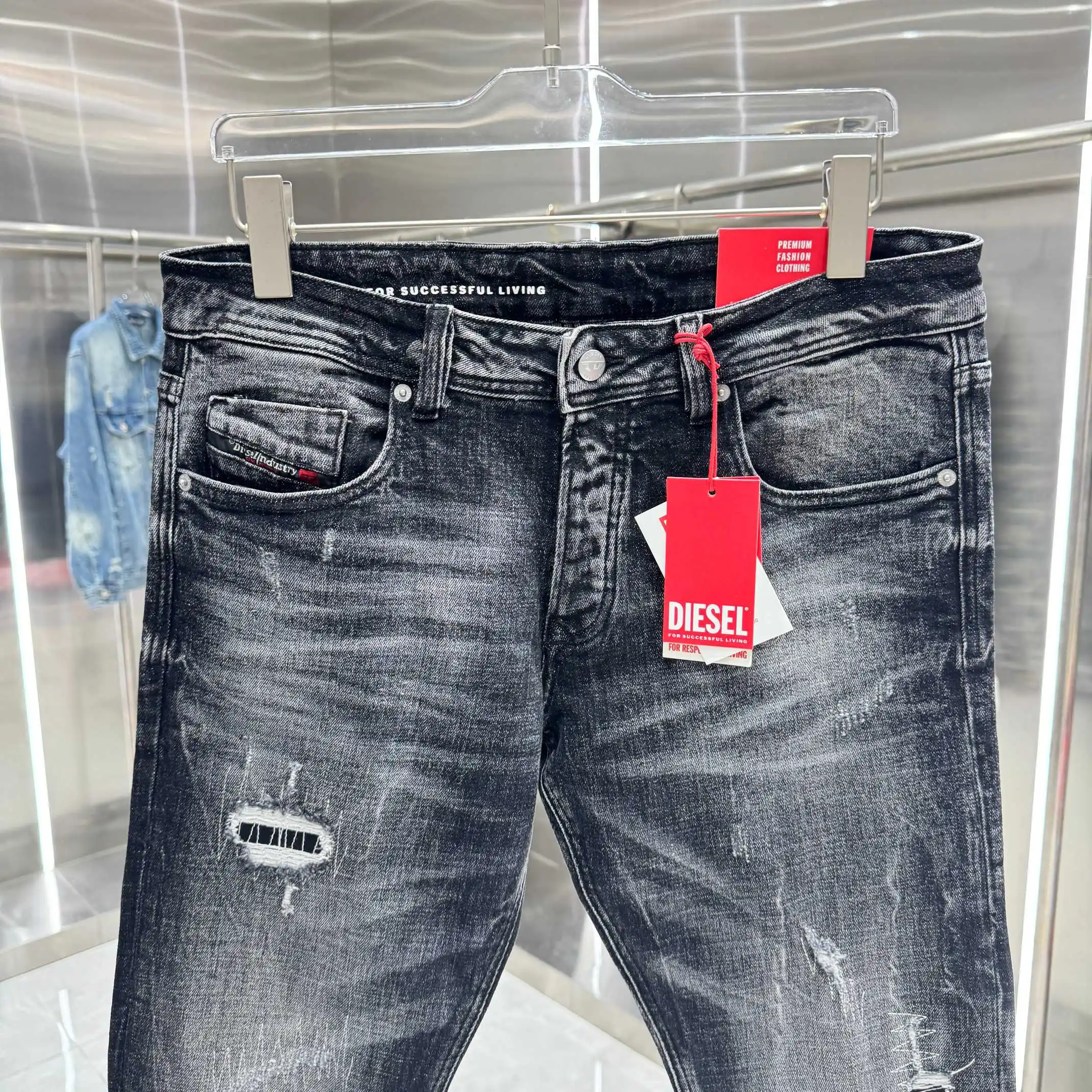Distressed Slim-Fit Washed Jeans D22019129 — view 6