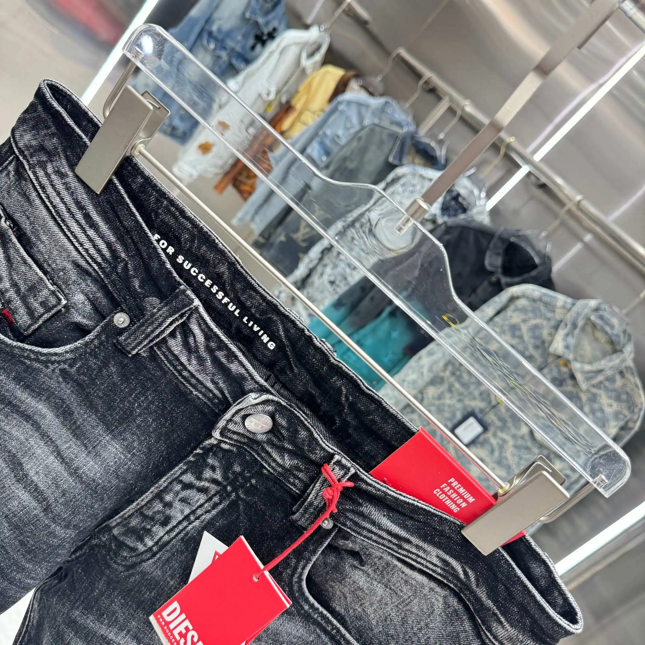 Distressed Slim-Fit Washed Jeans D22019129 — view 8