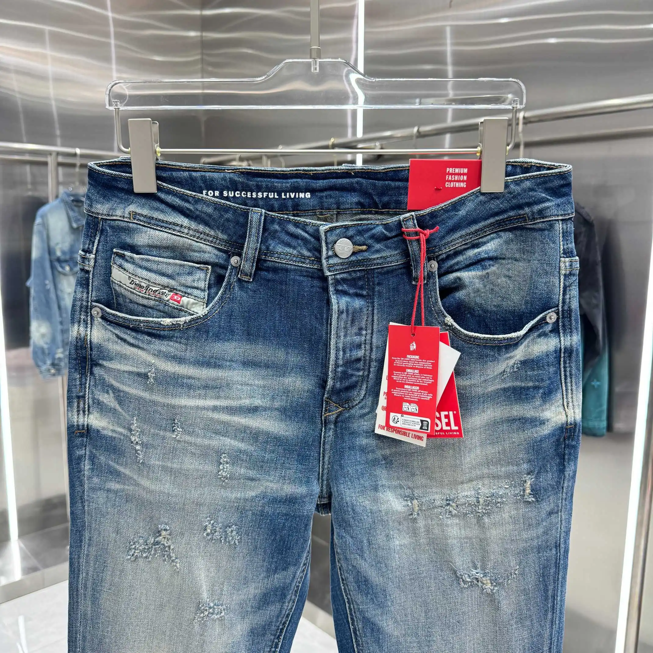 Distressed Bootcut Jeans D22019134 — view 6
