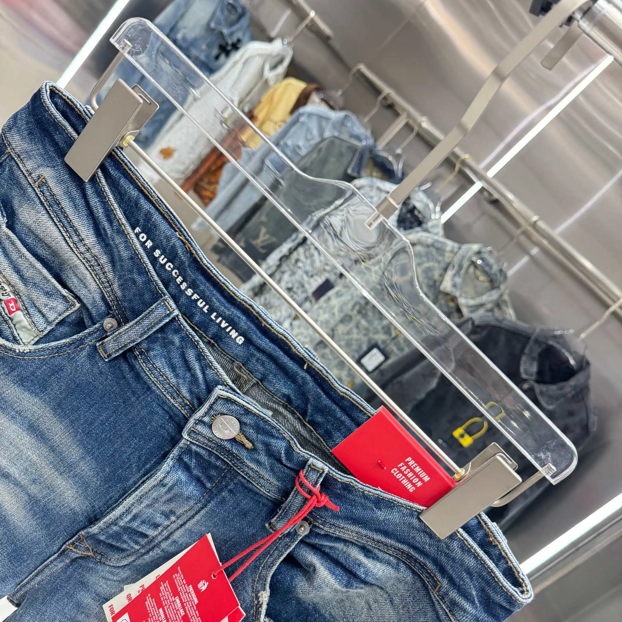 Distressed Bootcut Jeans D22019134 — view 8