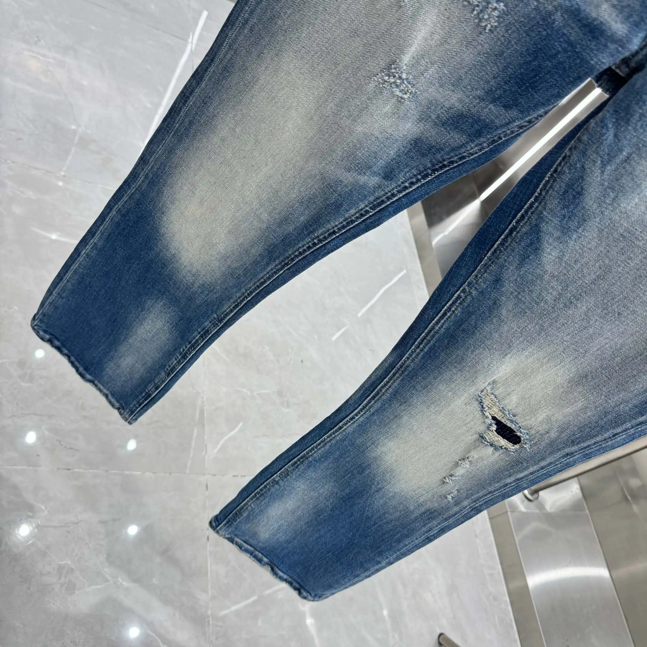 Distressed Bootcut Jeans D22019134 — view 9