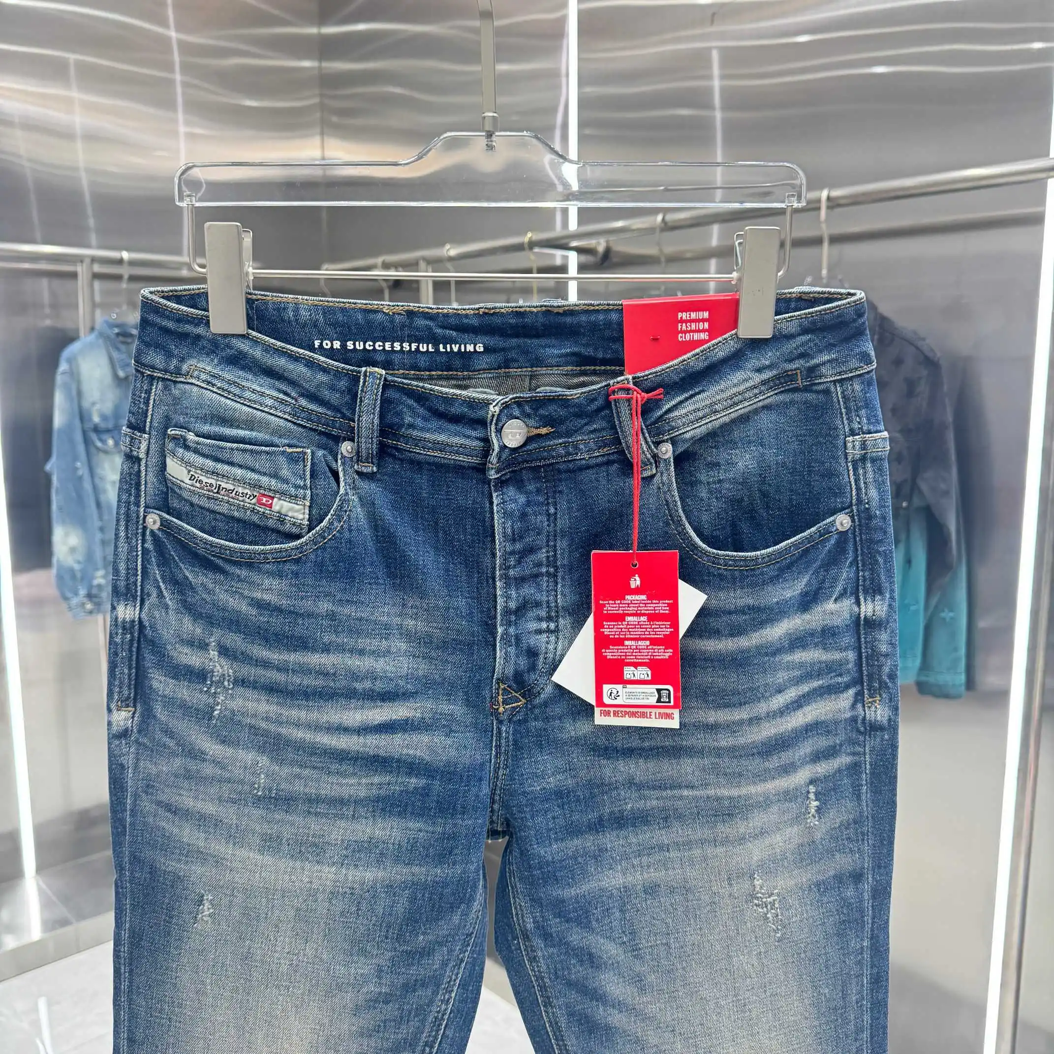 Distressed Bootcut Jeans D22019043 — view 6