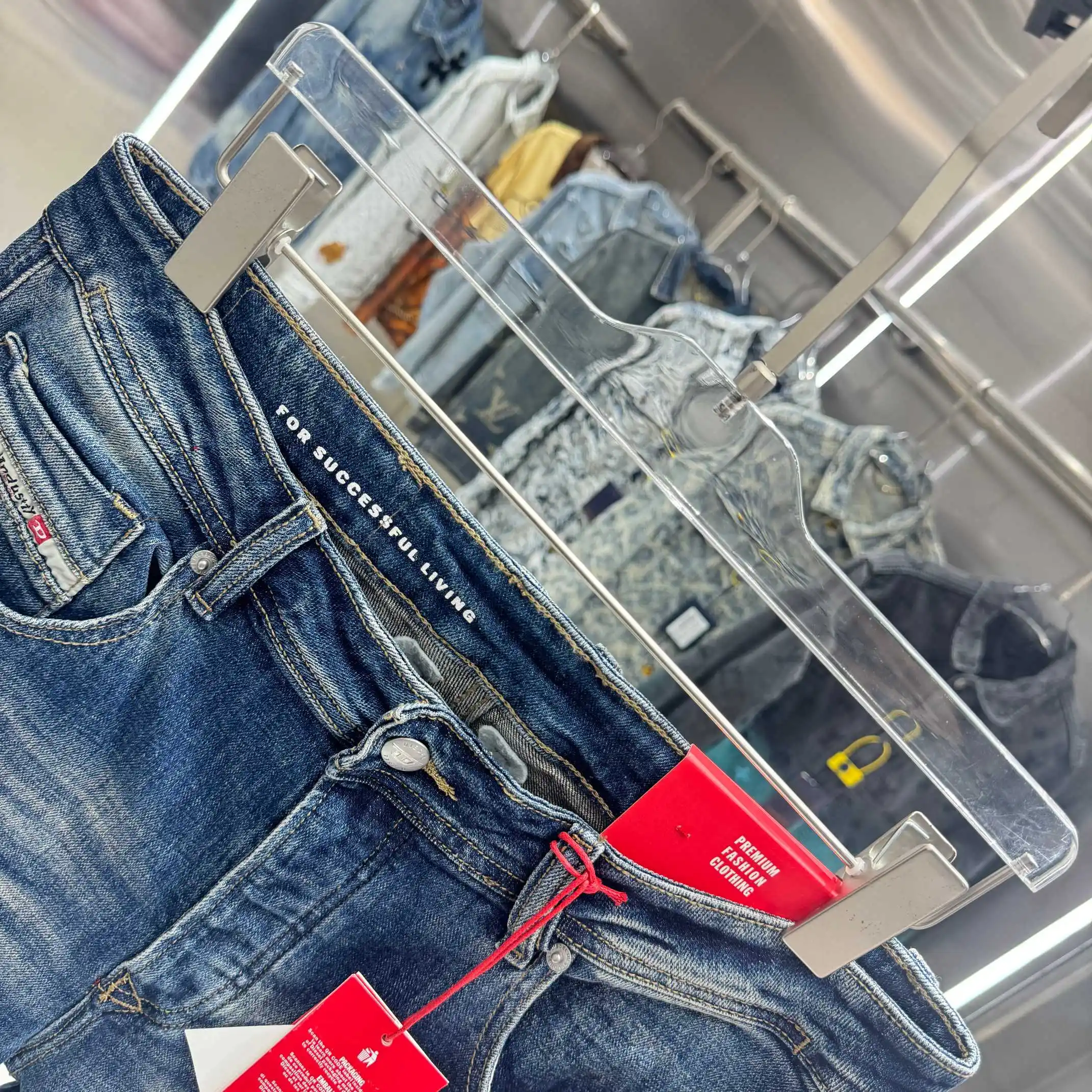Distressed Bootcut Jeans D22019043 — view 8