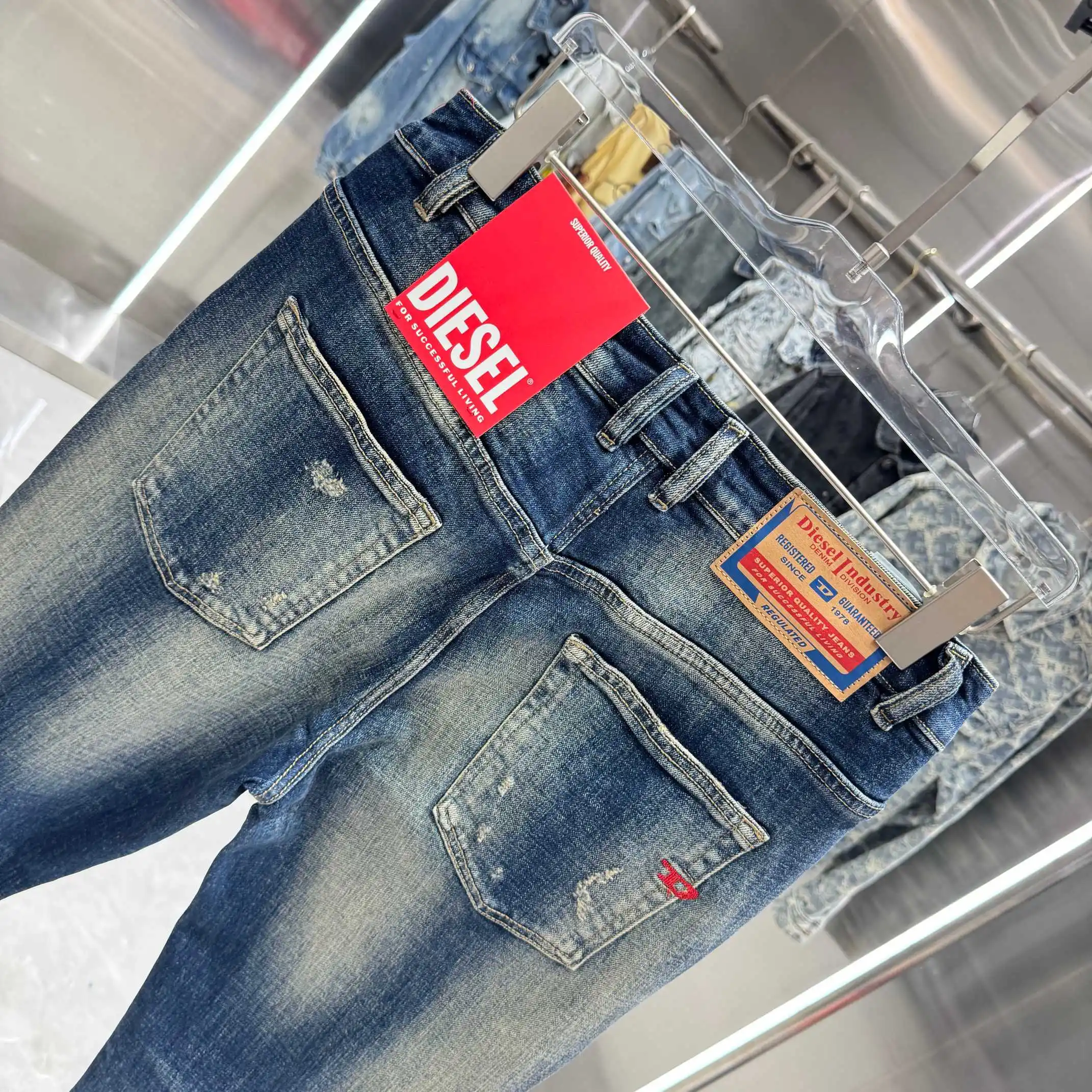 Distressed Bootcut Jeans in Washed Blue D22019126 — view 5
