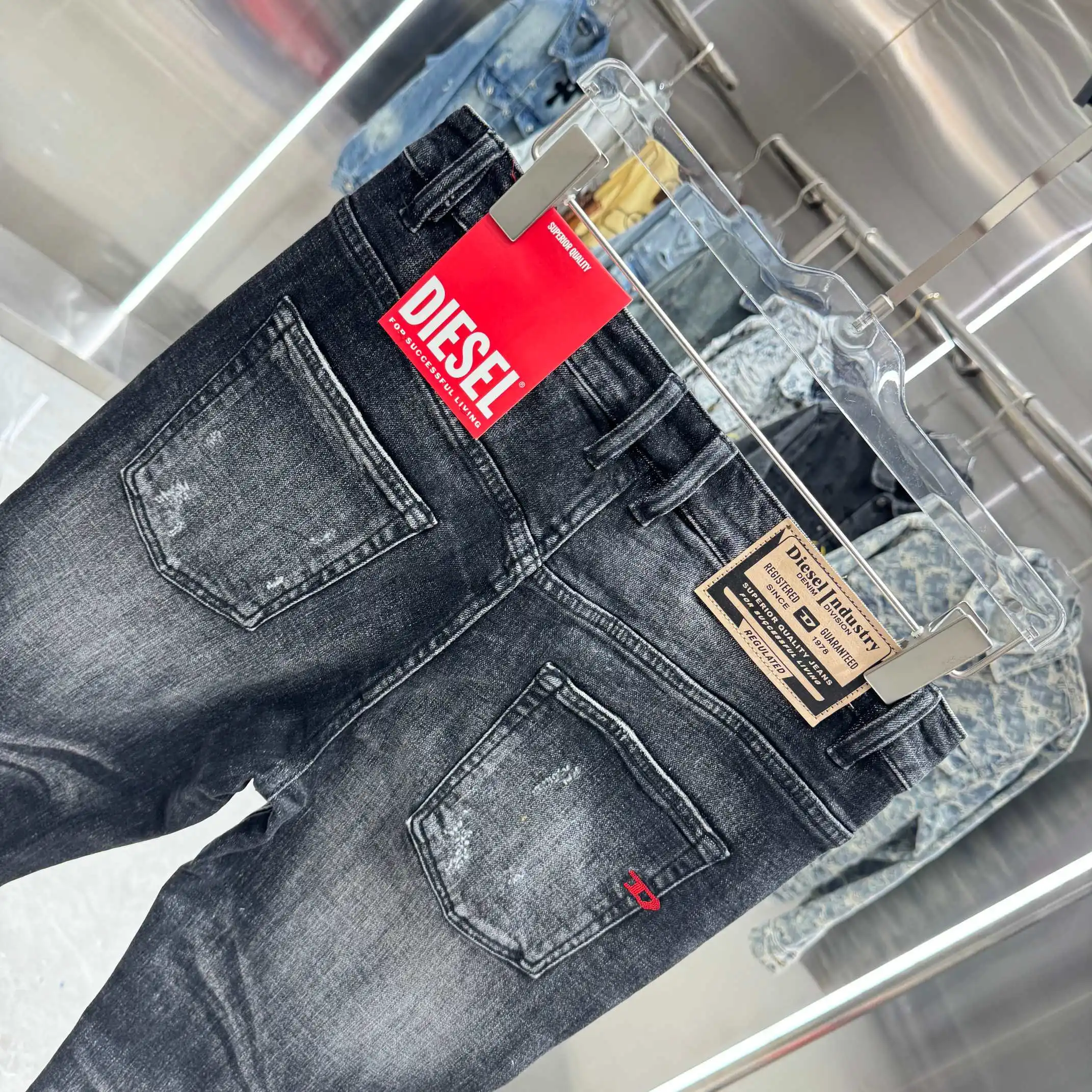 Distressed Bootcut Jeans in Washed Black D22019124 — view 5