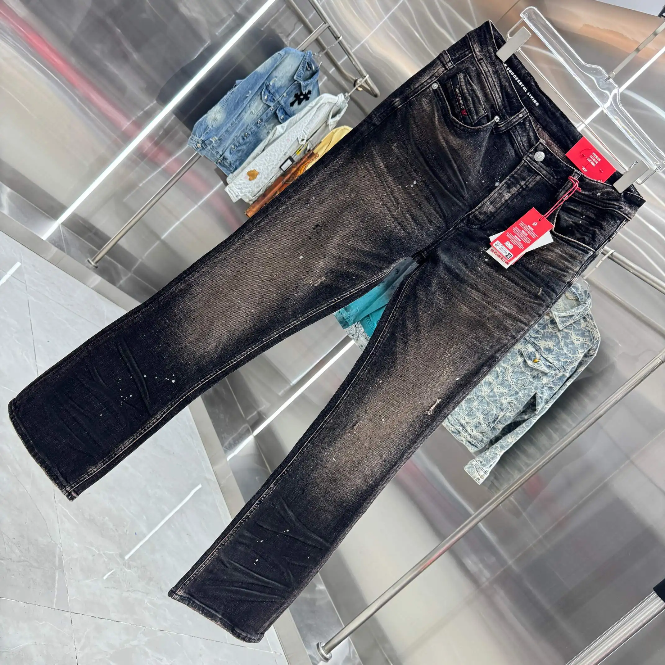 Distressed Slim-Flare Jeans D22019122 — view 3