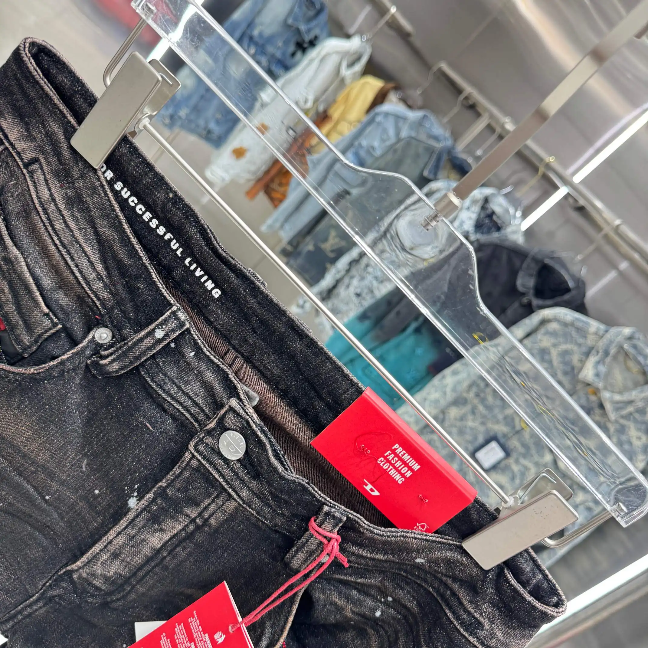 Distressed Slim-Flare Jeans D22019122 — view 8