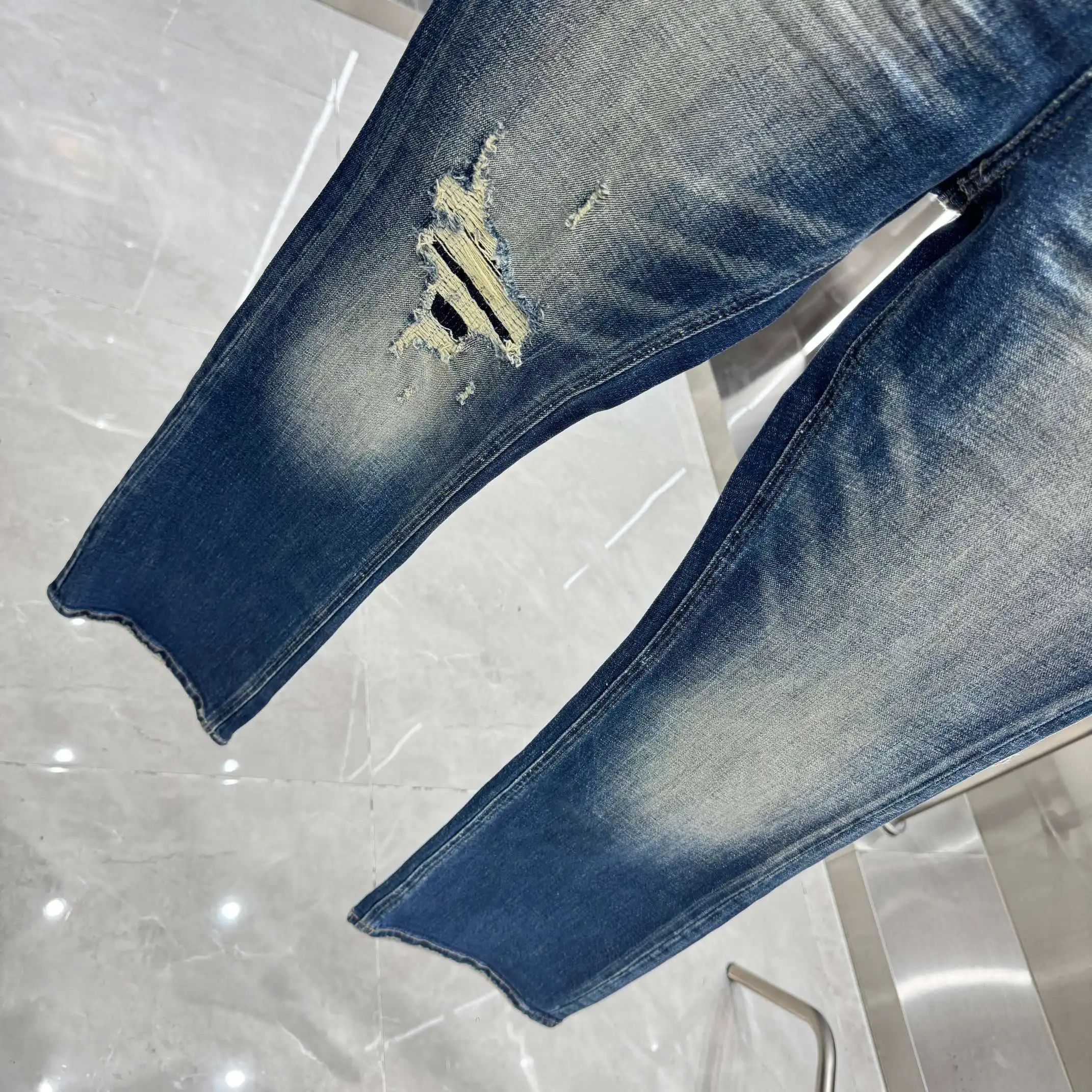 Distressed Bootcut Jeans D22019125 — view 9