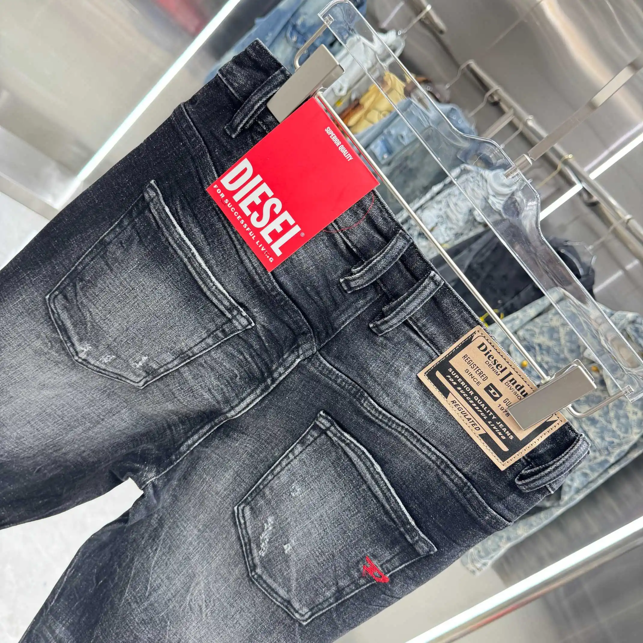 Distressed Bootcut Jeans D22019121 — view 5