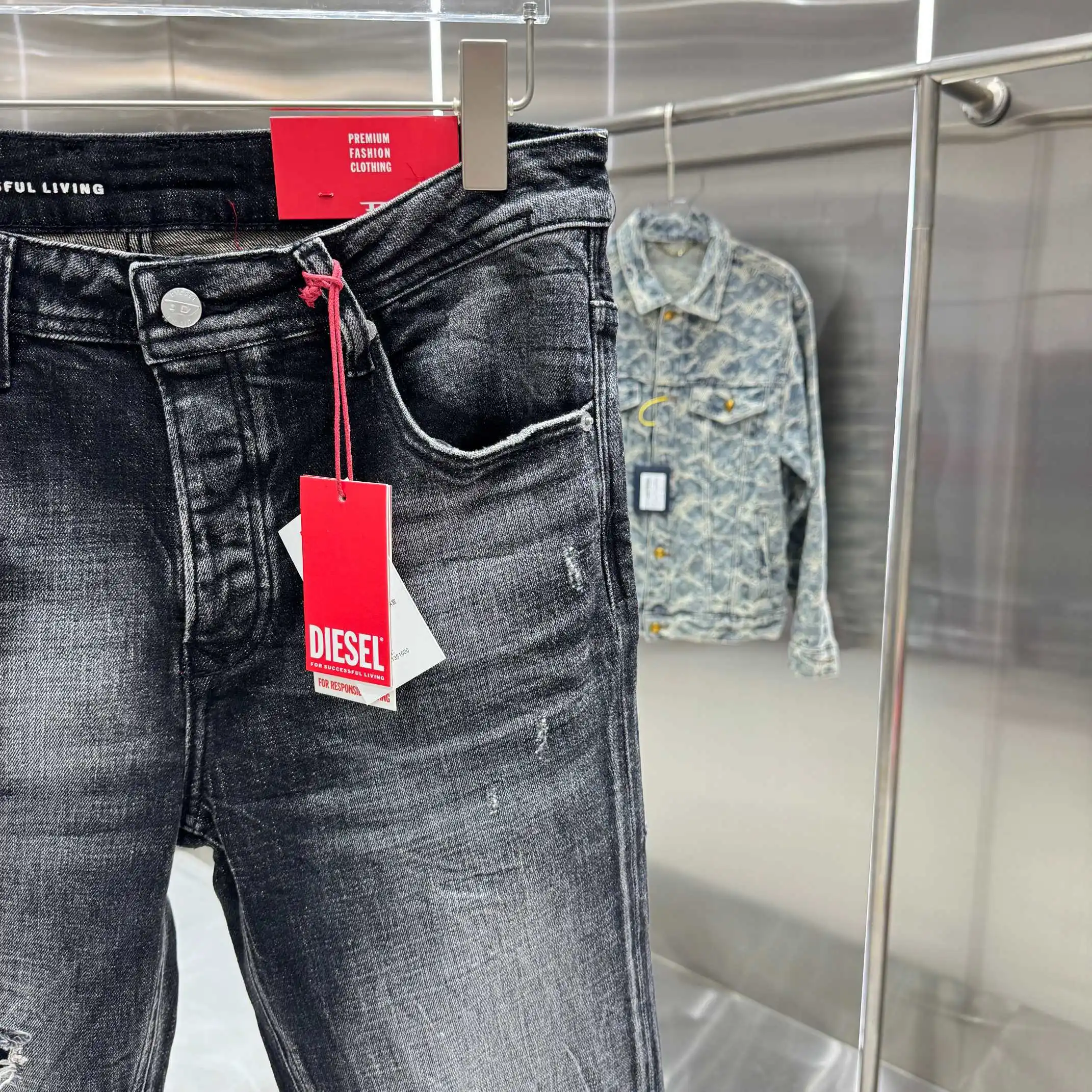 Distressed Bootcut Jeans D22019121 — view 7