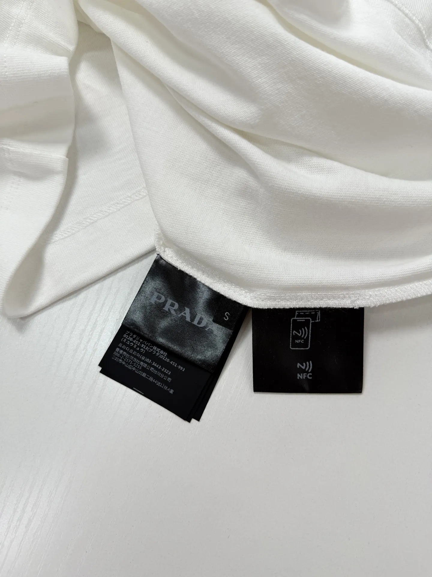Logo-Patch Long-Sleeve Cotton Polo Shirt D22022051 — view 10