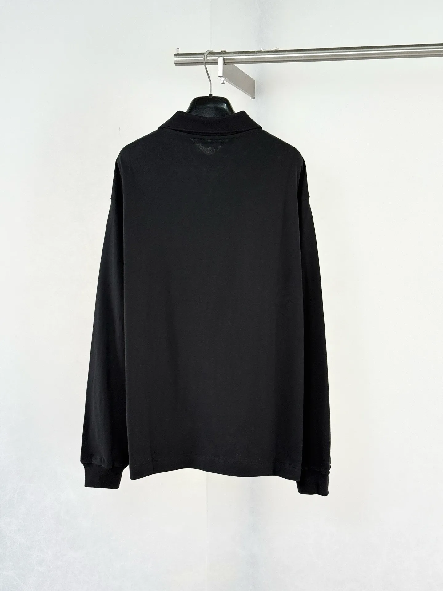 Logo-Patch Long-Sleeved Cotton Polo Shirt D22022052 — view 2