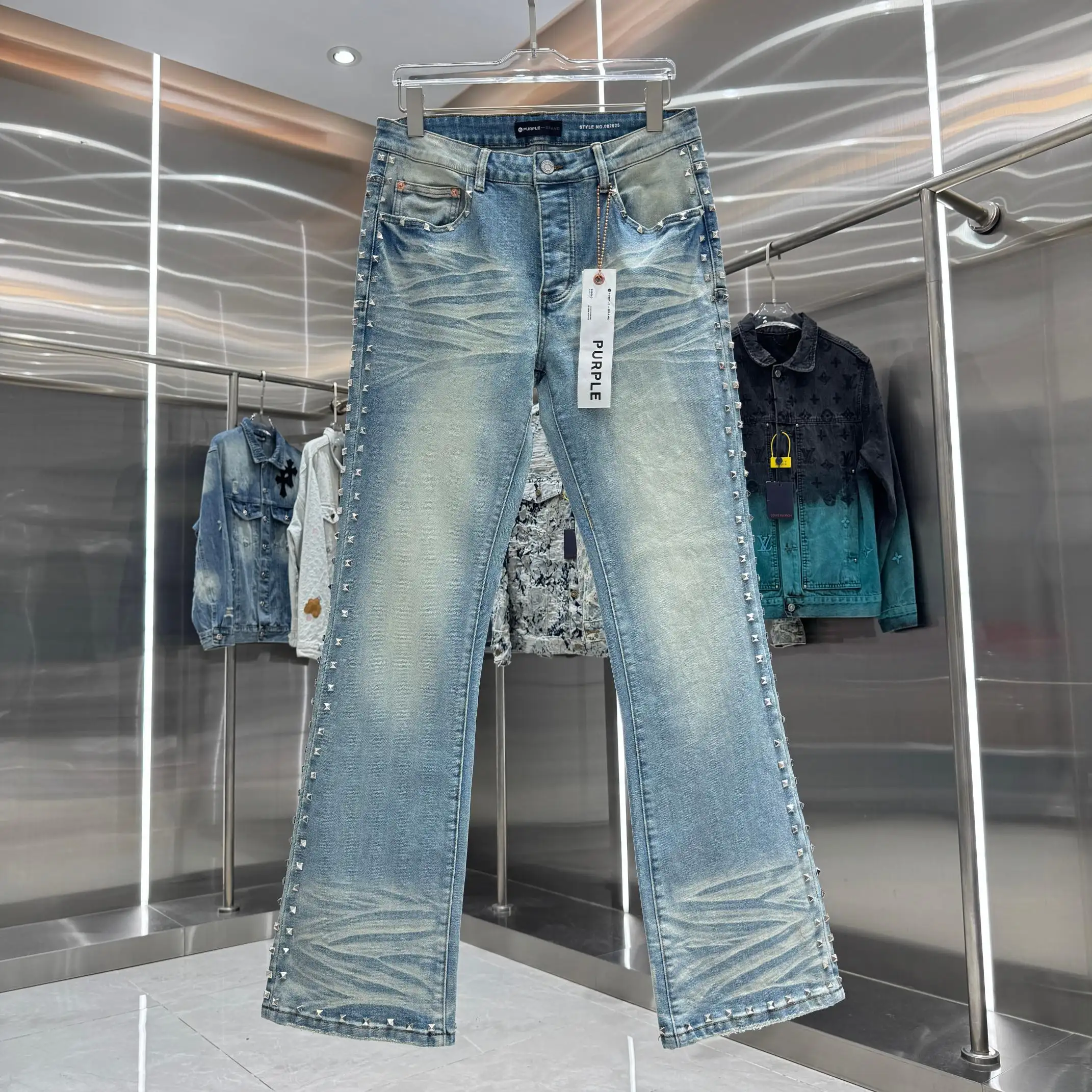 Studded Slim-Fit Flare Jeans D22019108