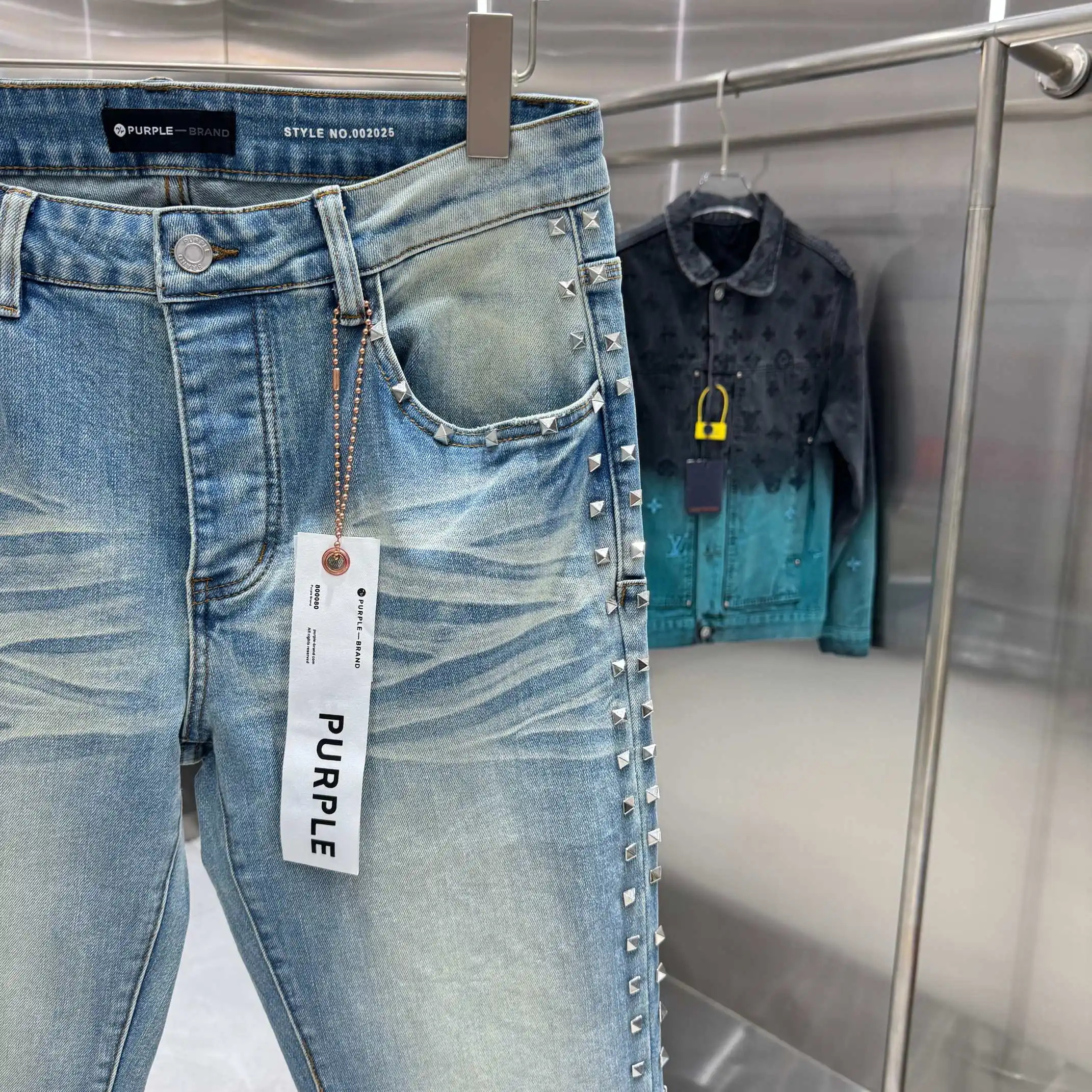 Studded Slim-Fit Flare Jeans D22019108 — view 7