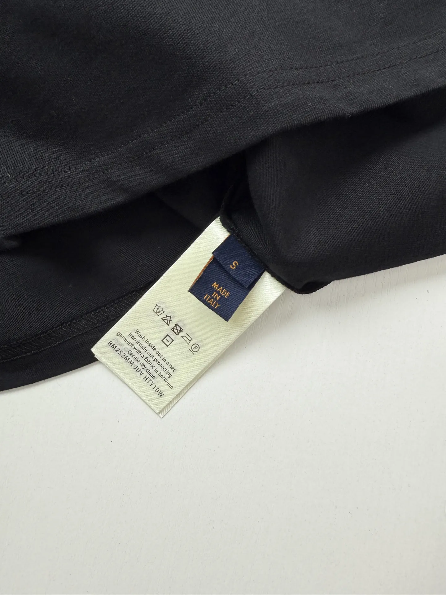 Monogram Embossed Pocket T-Shirt D22524744 — view 5