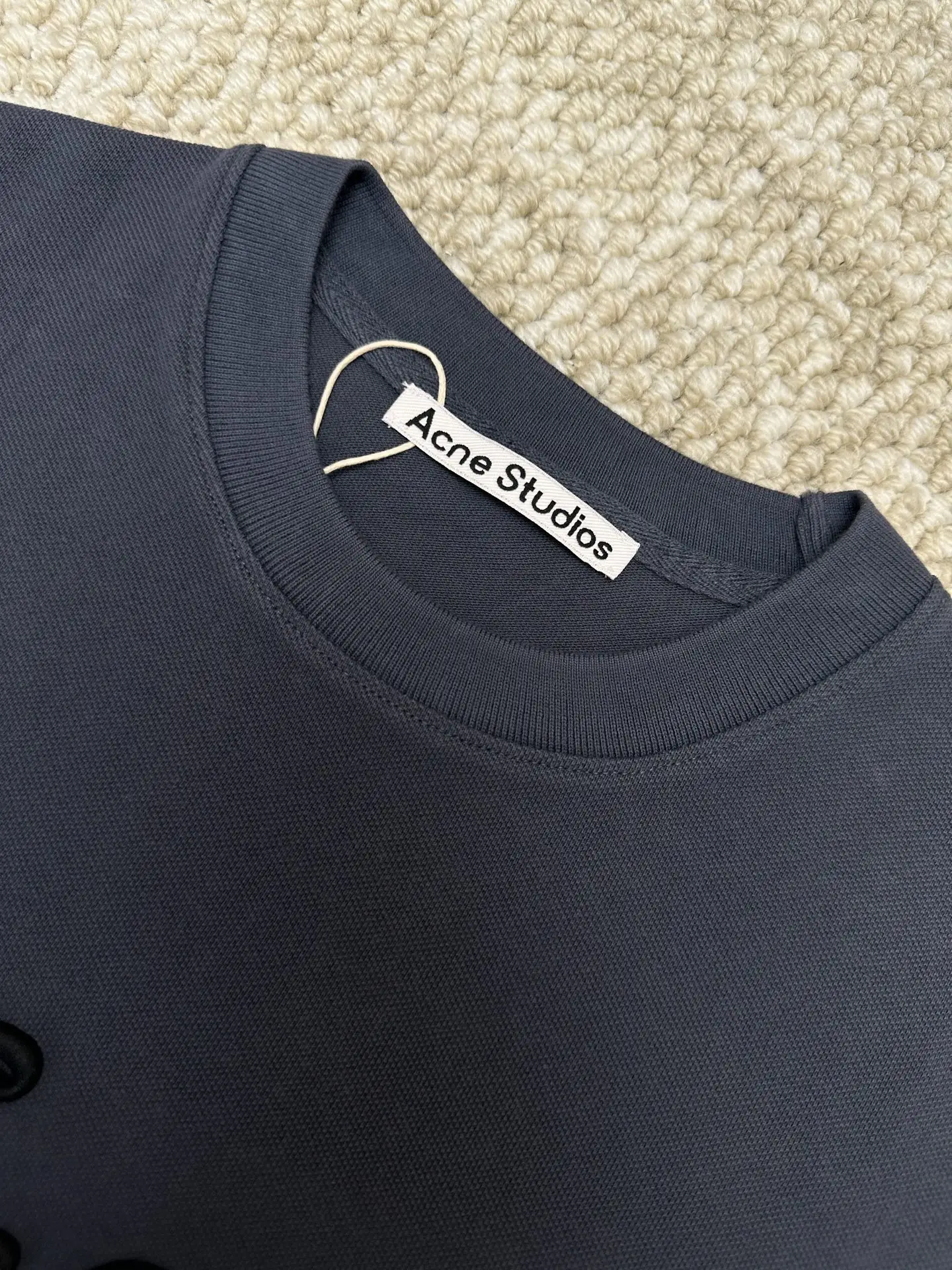 Logo-Embroidered Drop-Shoulder Long-Sleeve T-Shirt D22520401 — view 3