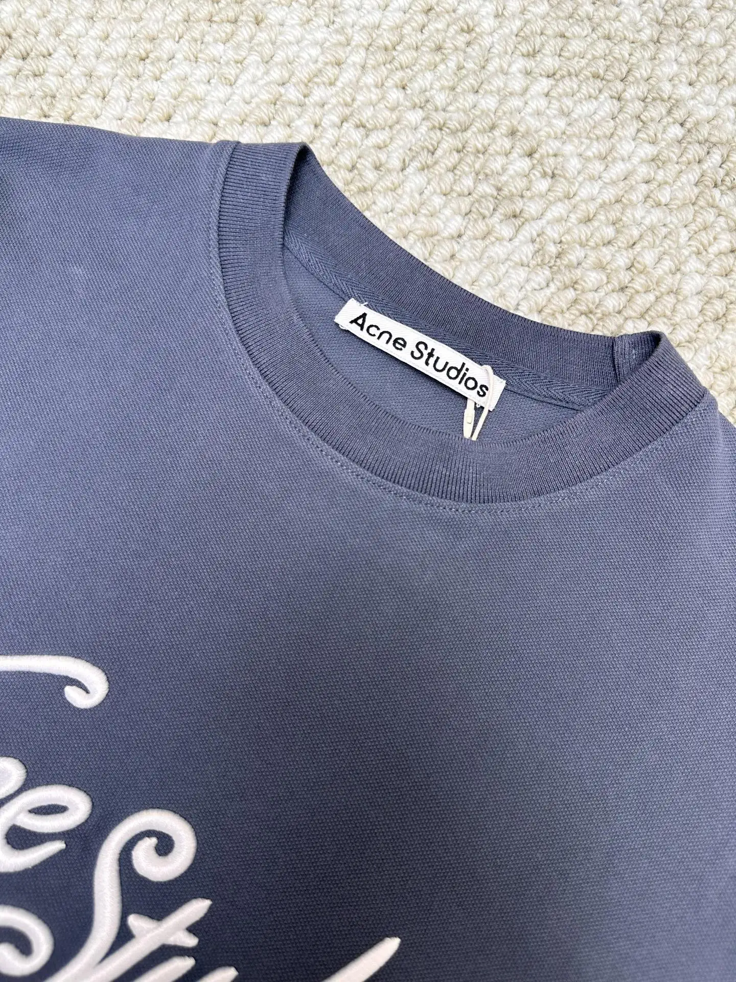 Logo-Embroidered Long-Sleeve T-Shirt D22520402 — view 3