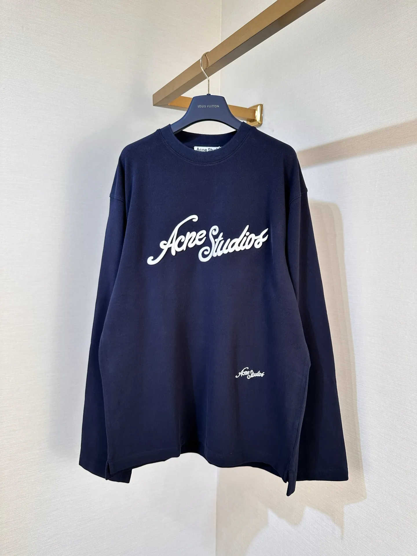 Logo Embroidered Long-Sleeve T-Shirt D22520400