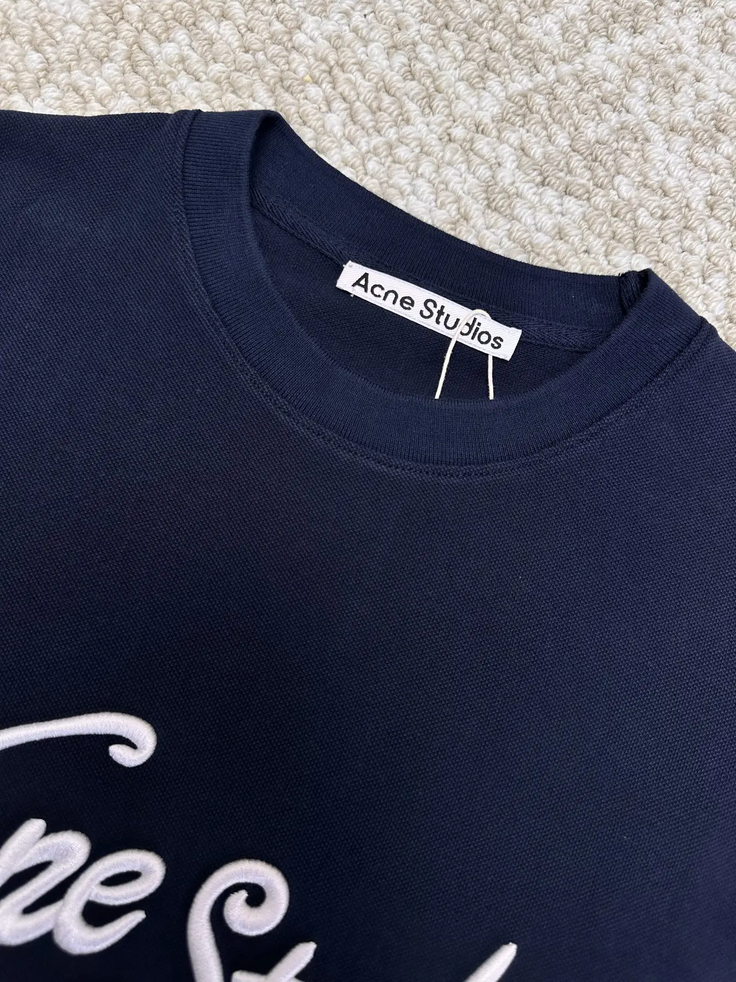 Logo Embroidered Long-Sleeve T-Shirt D22520400 — view 3