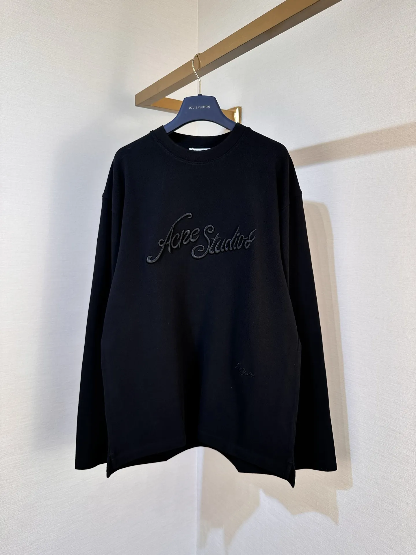 Logo-Embroidered Drop-Shoulder Long-Sleeved T-Shirt D22520399