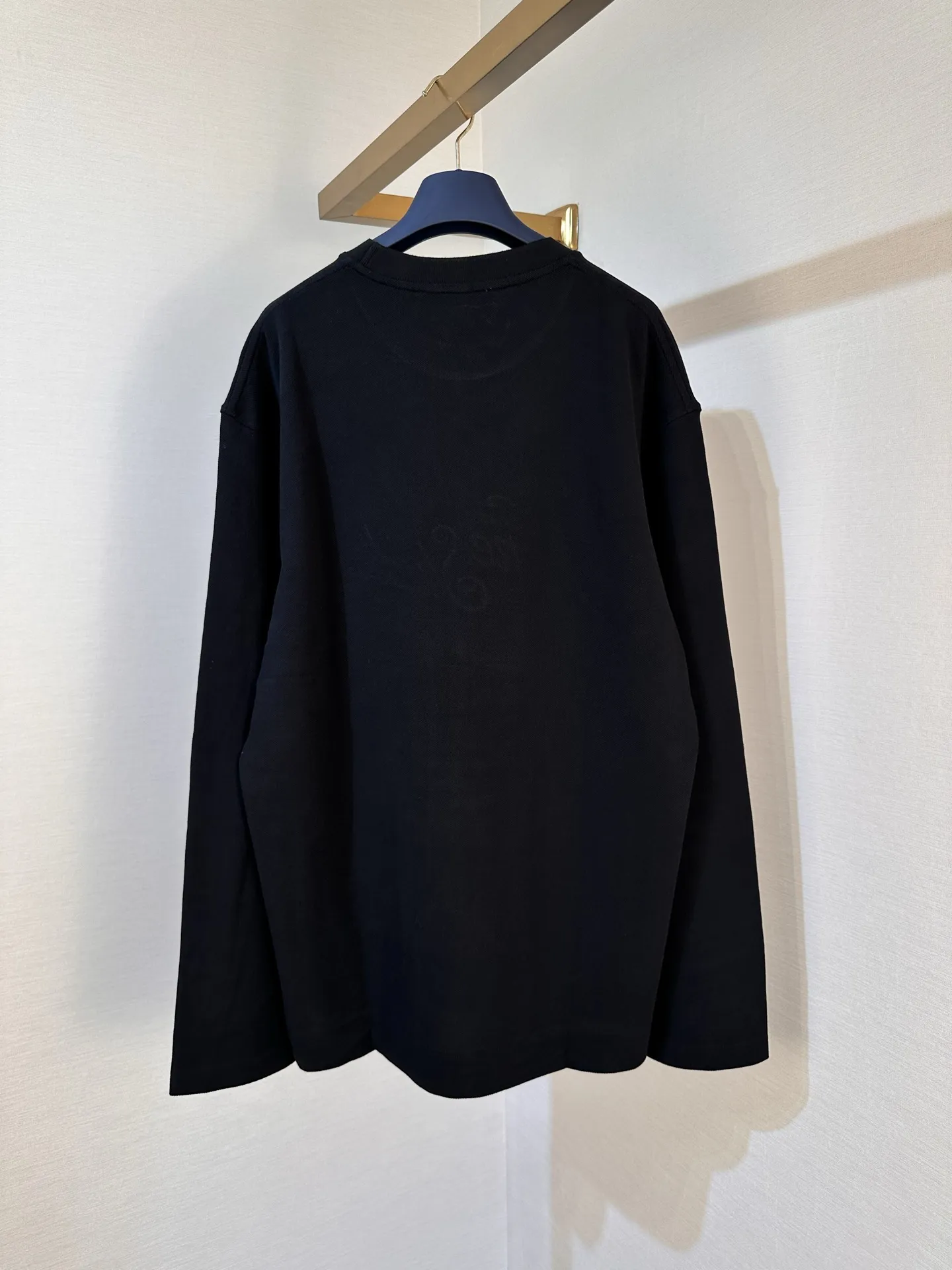 Logo-Embroidered Drop-Shoulder Long-Sleeved T-Shirt D22520399 — view 2