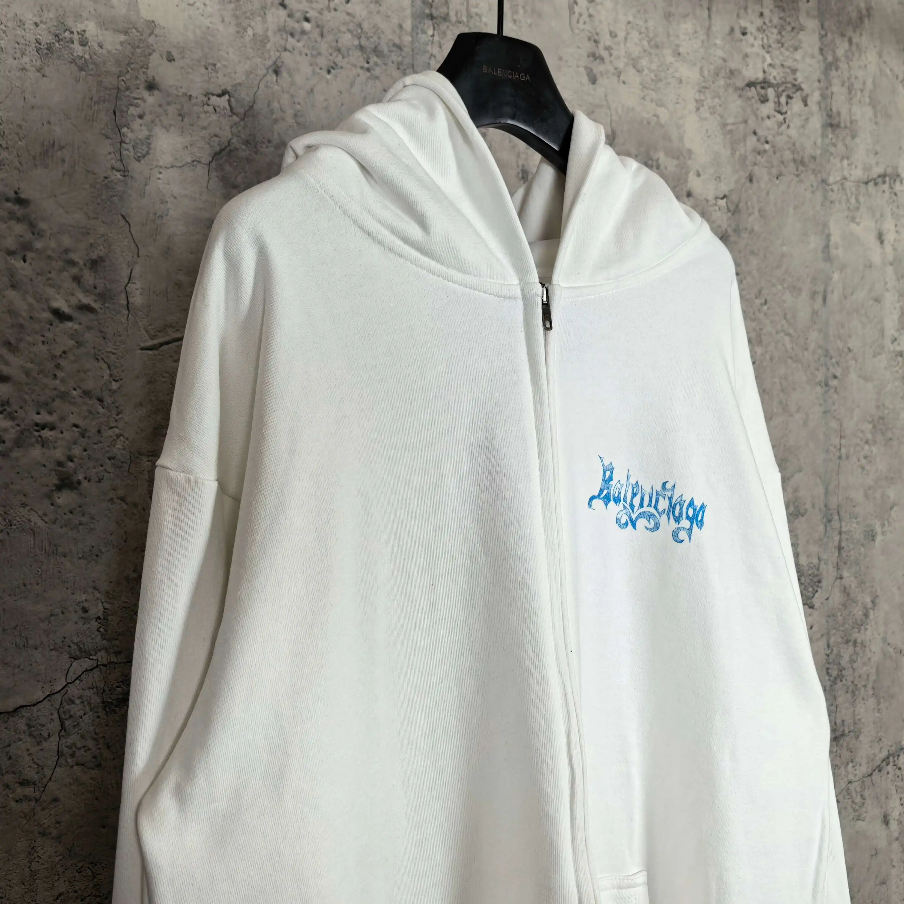 Sketchy Logo Flame Print Zip-Up Hoodie D22524473 — view 7
