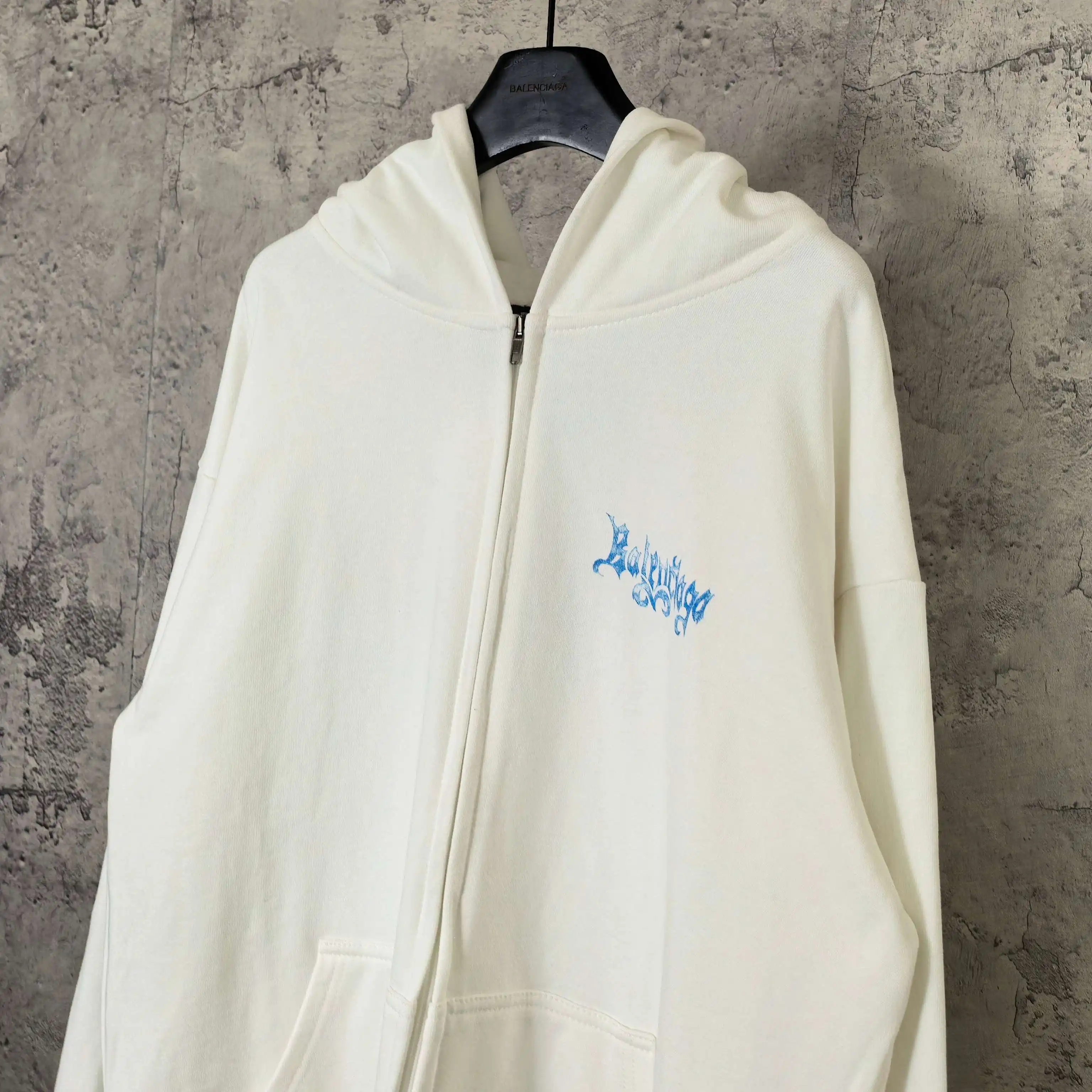 Sketchy Logo Flame Print Zip-Up Hoodie D22524473 — view 9
