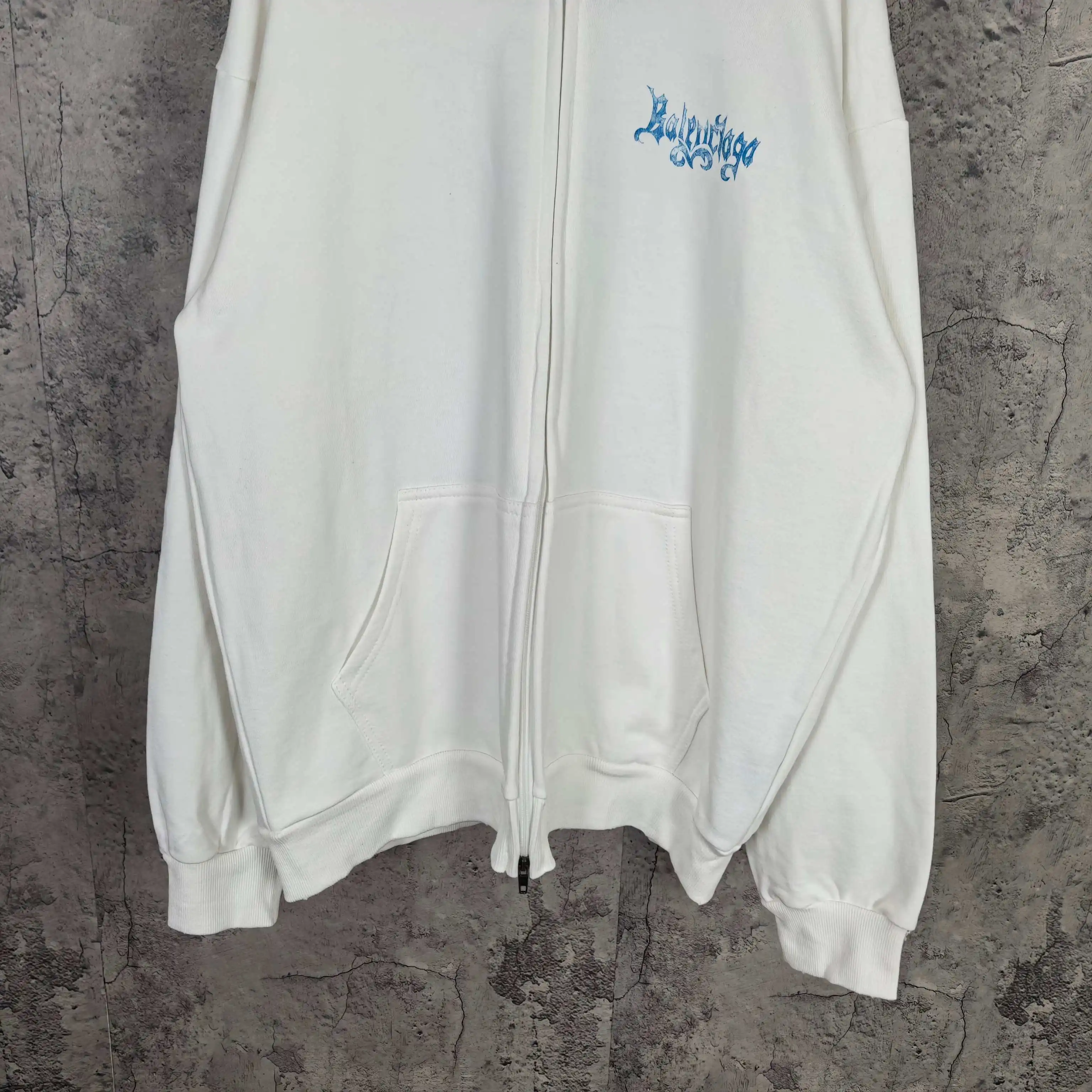 Sketchy Logo Flame Print Zip-Up Hoodie D22524473 — view 10
