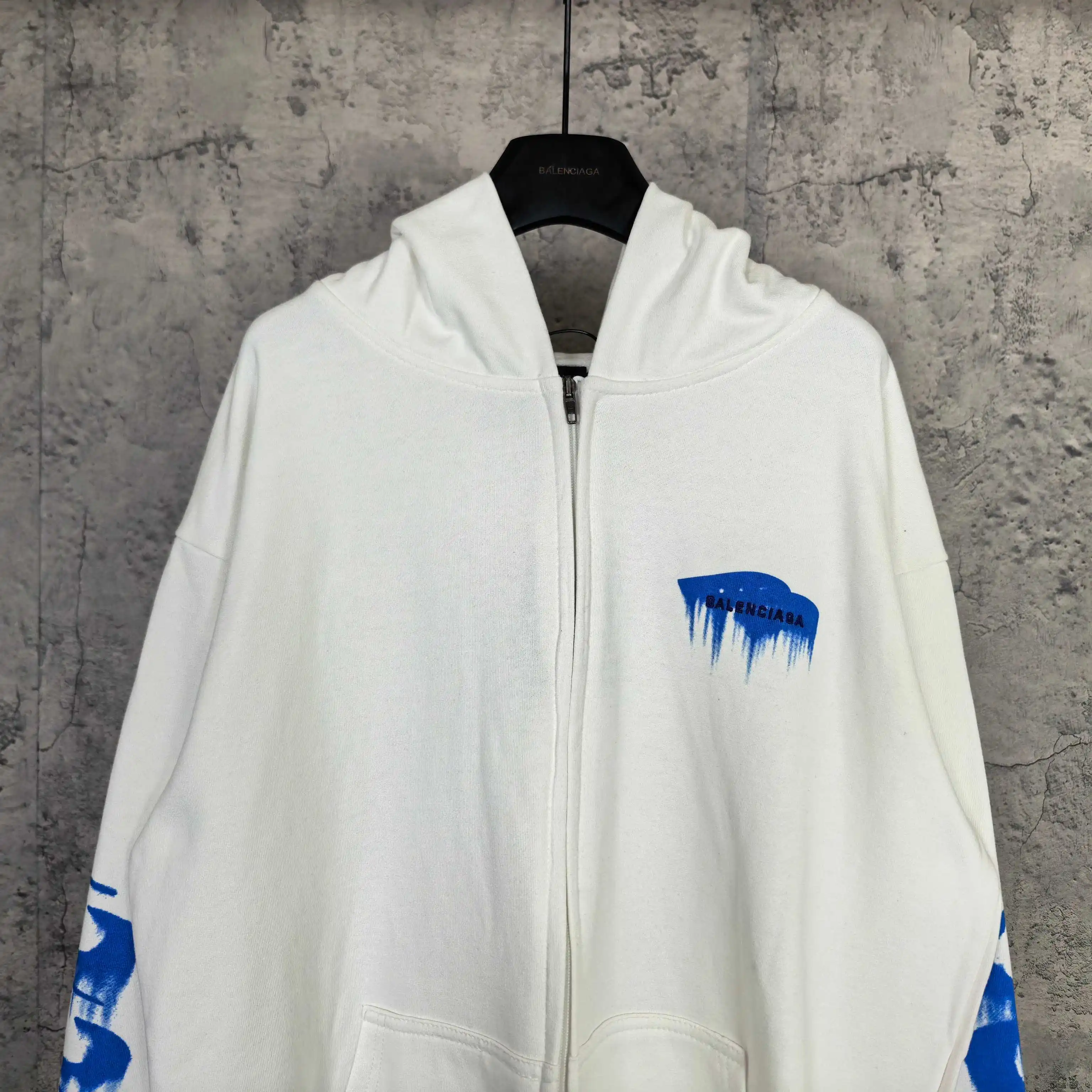 Wet Brush Logo Zip-Up Hoodie D22524481 — view 3