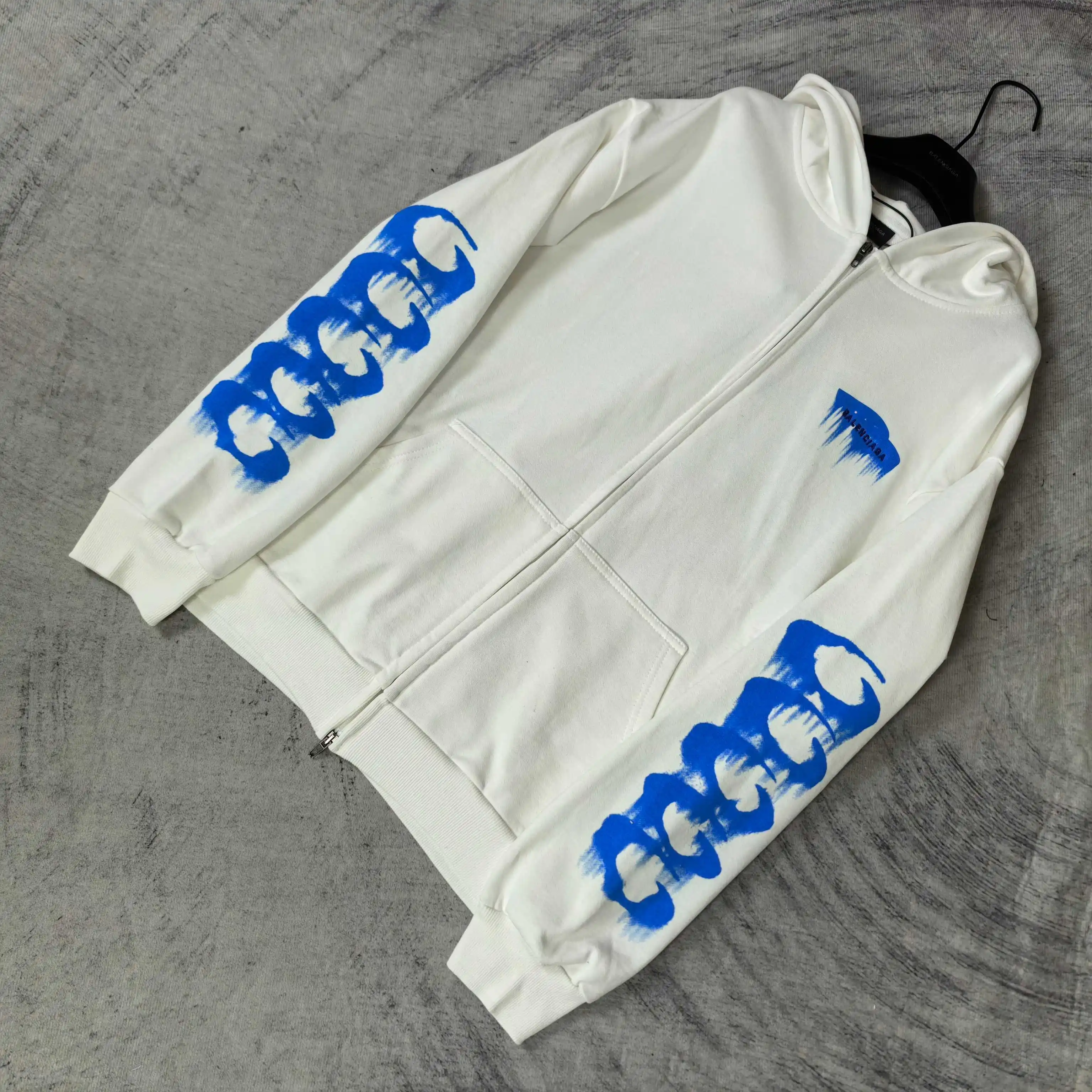 Wet Brush Logo Zip-Up Hoodie D22524481 — view 4