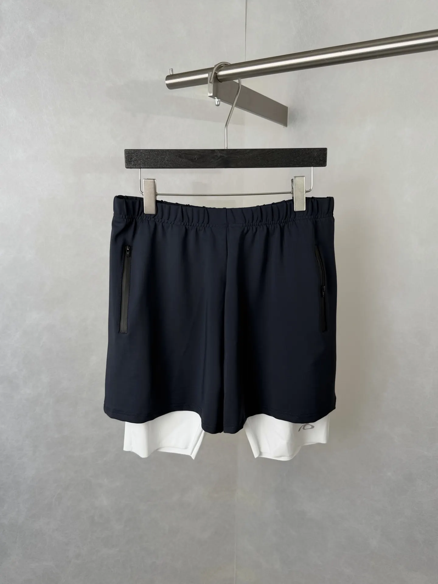 Layered 2-in-1 Performance Training Shorts D22518594