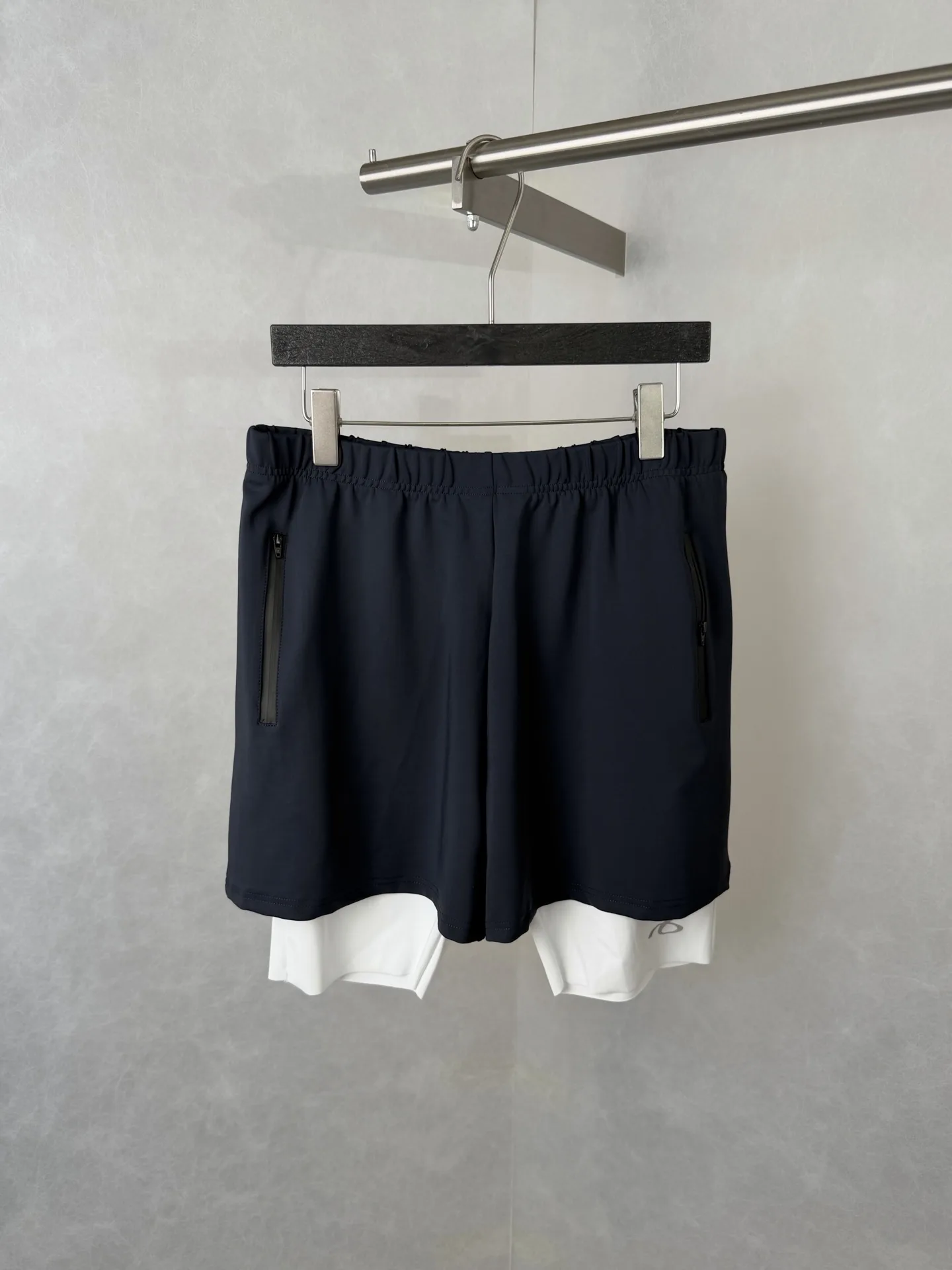 Layered 2-in-1 Performance Training Shorts D22518594