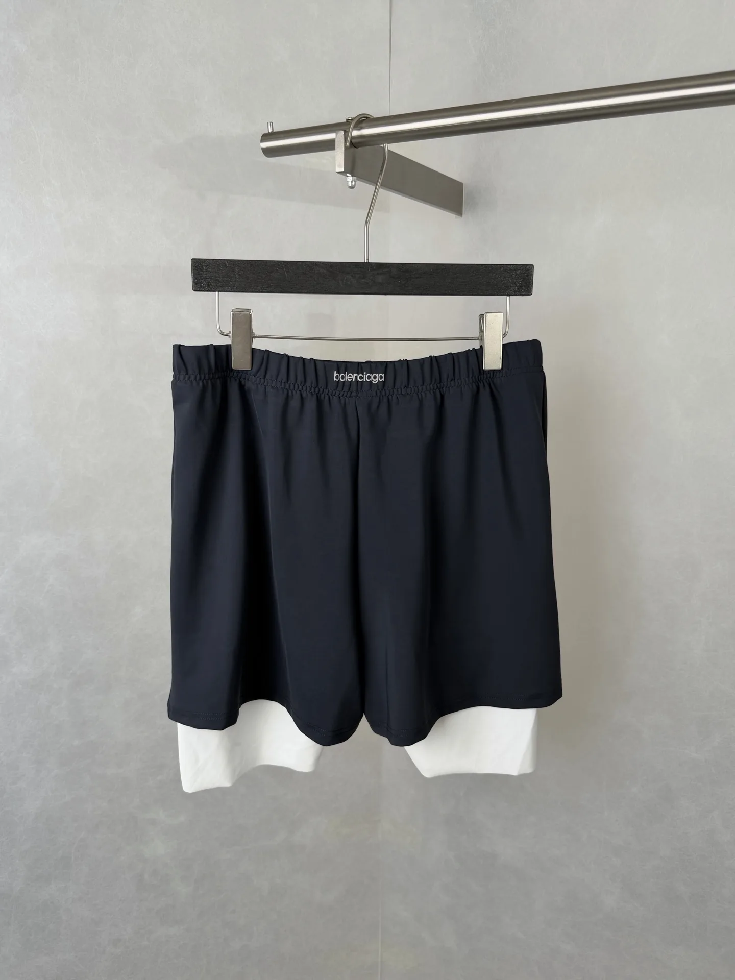Layered 2-in-1 Performance Training Shorts D22518594 — view 2