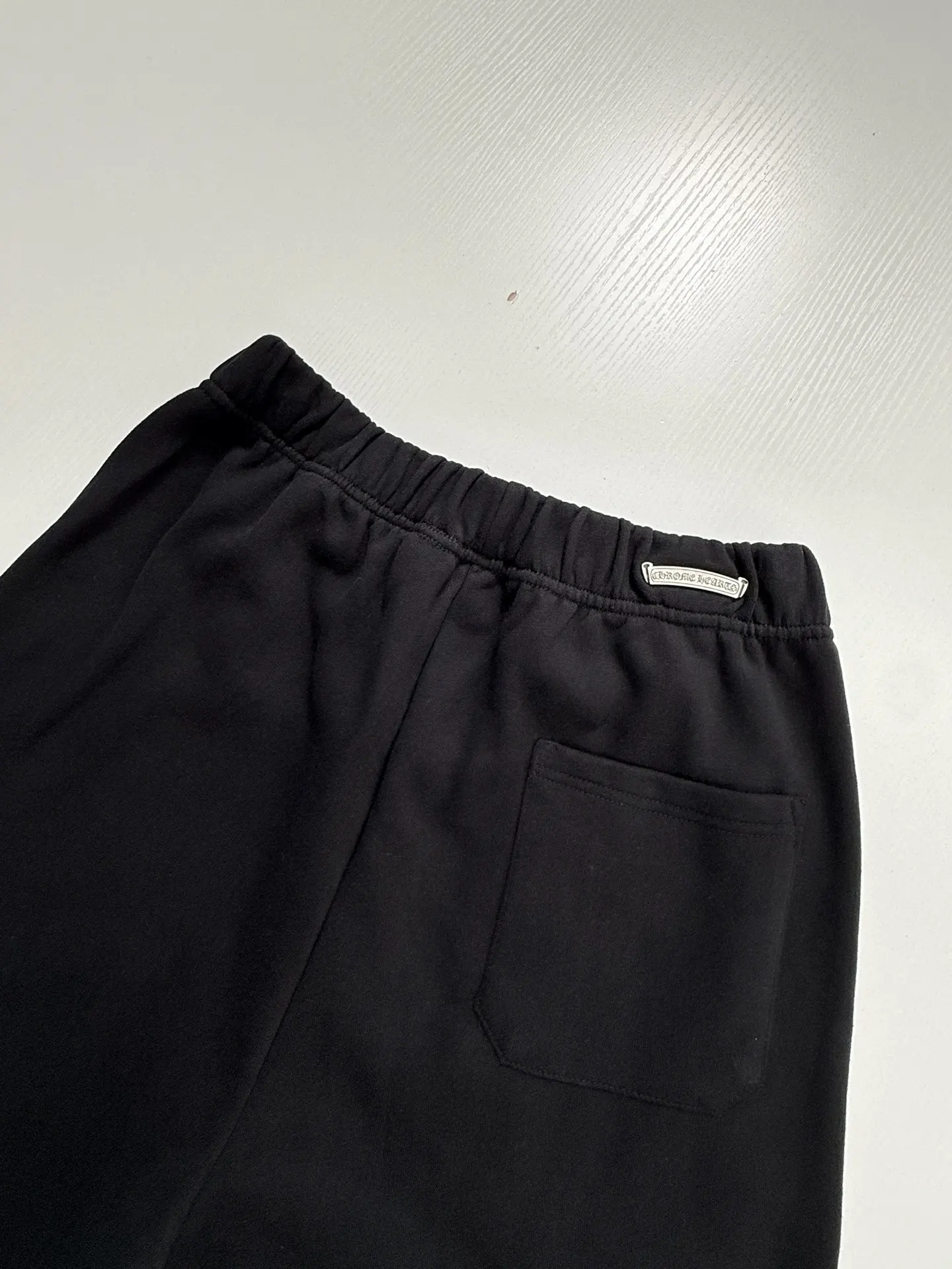 Gothic Script Embroidered Sweat Shorts D22521984 — view 8