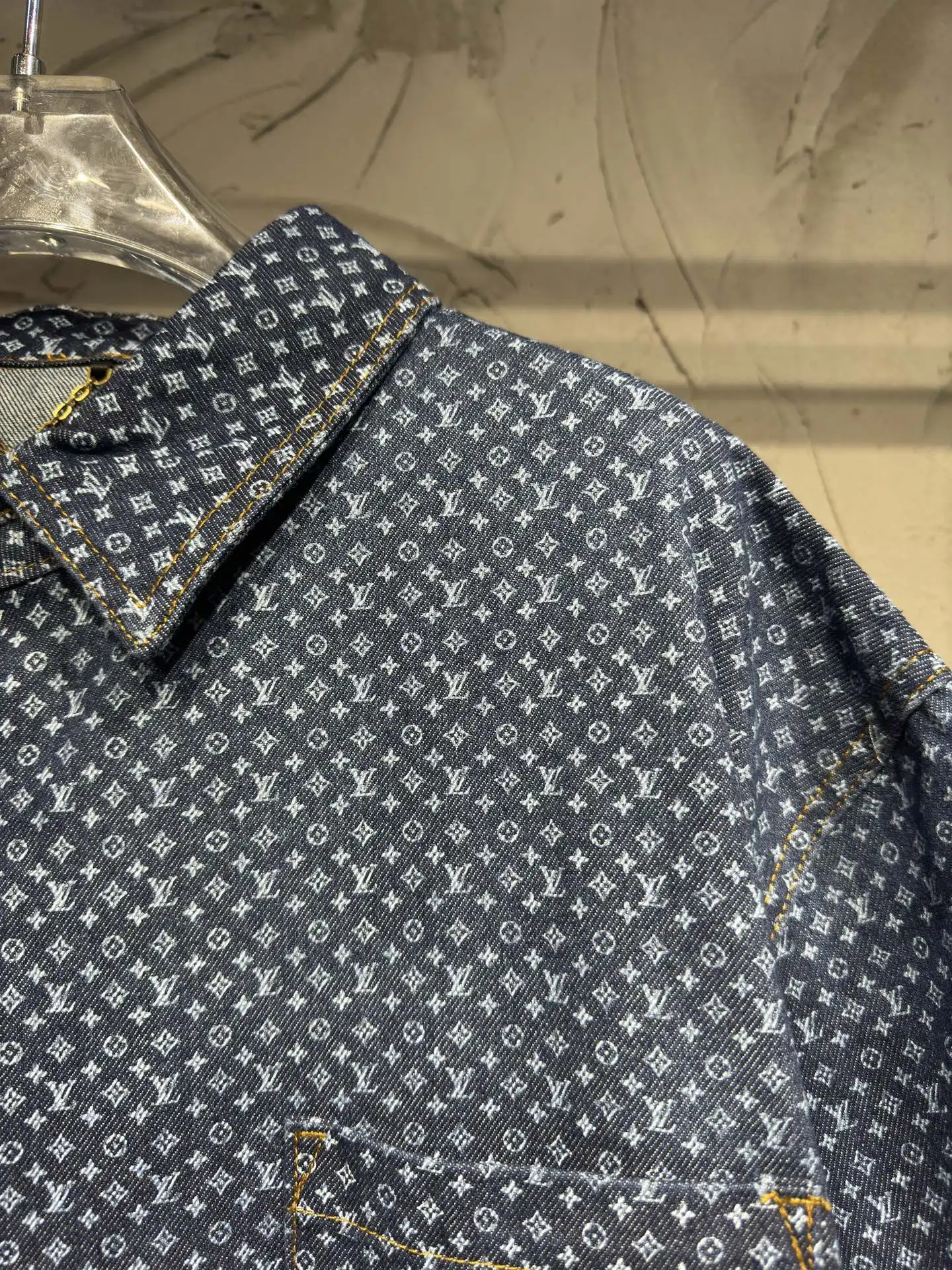 Monogram Print Short-Sleeve Denim Shirt D22524320 — view 4