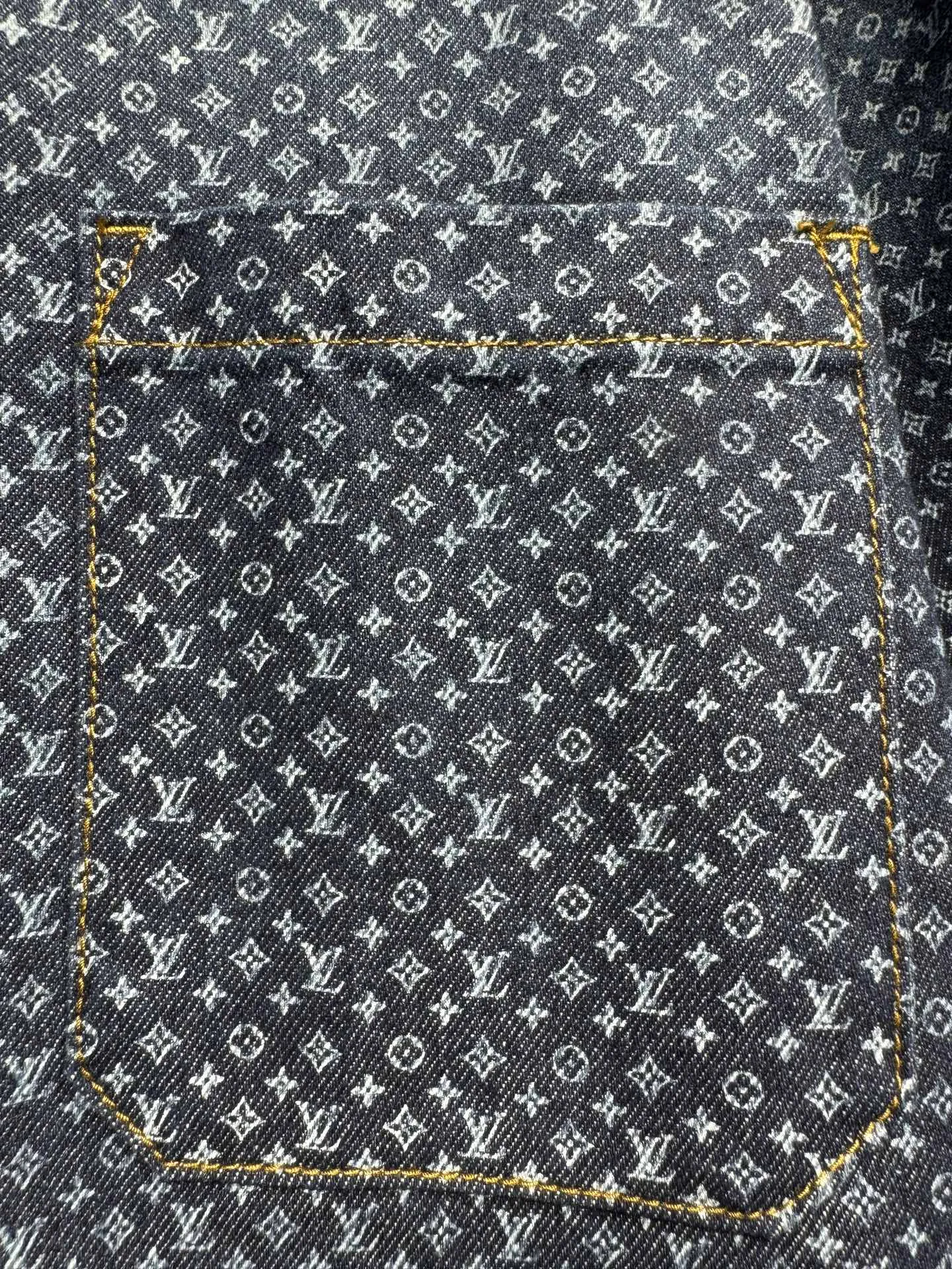 Monogram Print Short-Sleeve Denim Shirt D22524320 — view 7