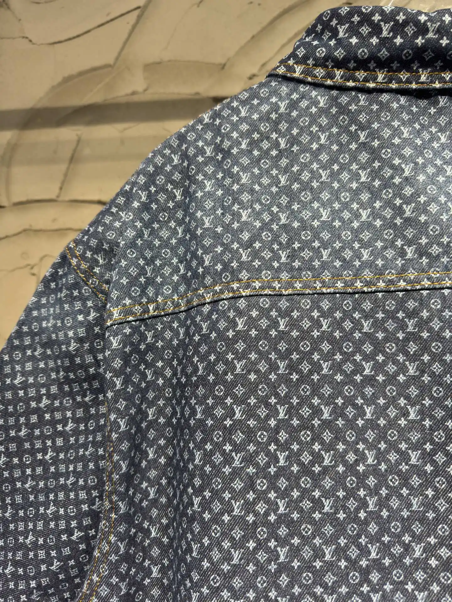 Monogram Print Short-Sleeve Denim Shirt D22524320 — view 16