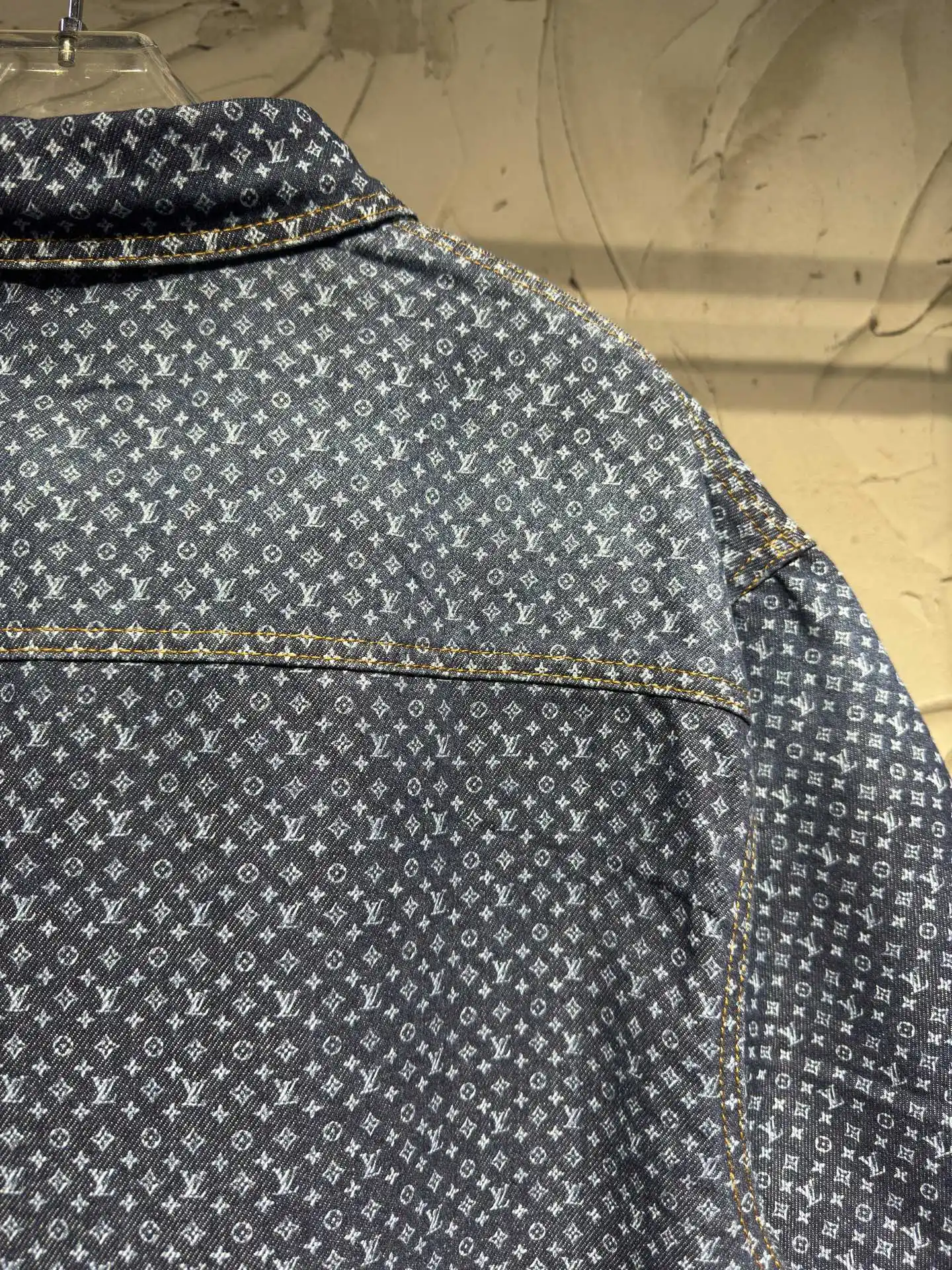 Monogram Print Short-Sleeve Denim Shirt D22524320 — view 17