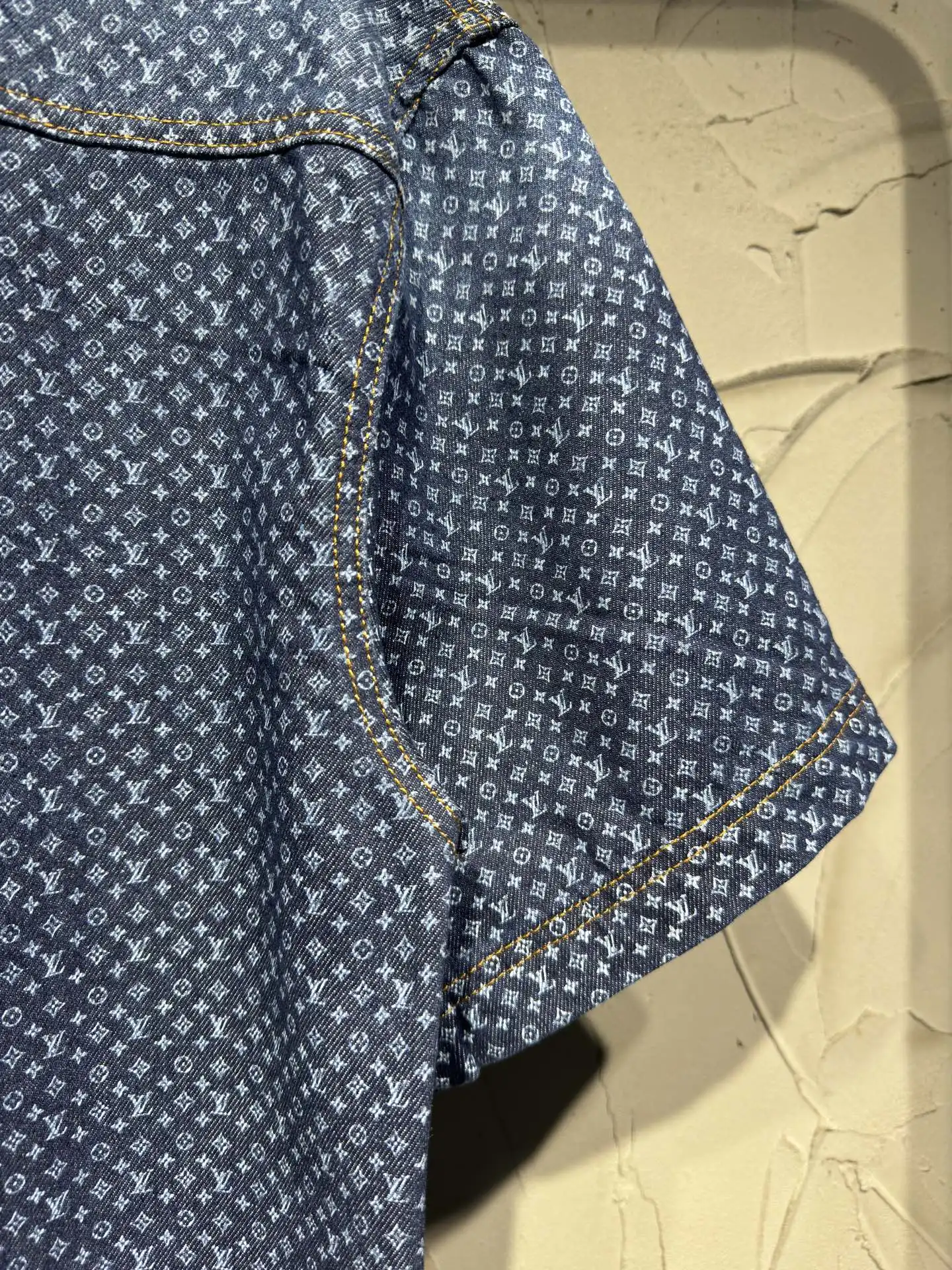 Monogram Print Short-Sleeve Denim Shirt D22524320 — view 19