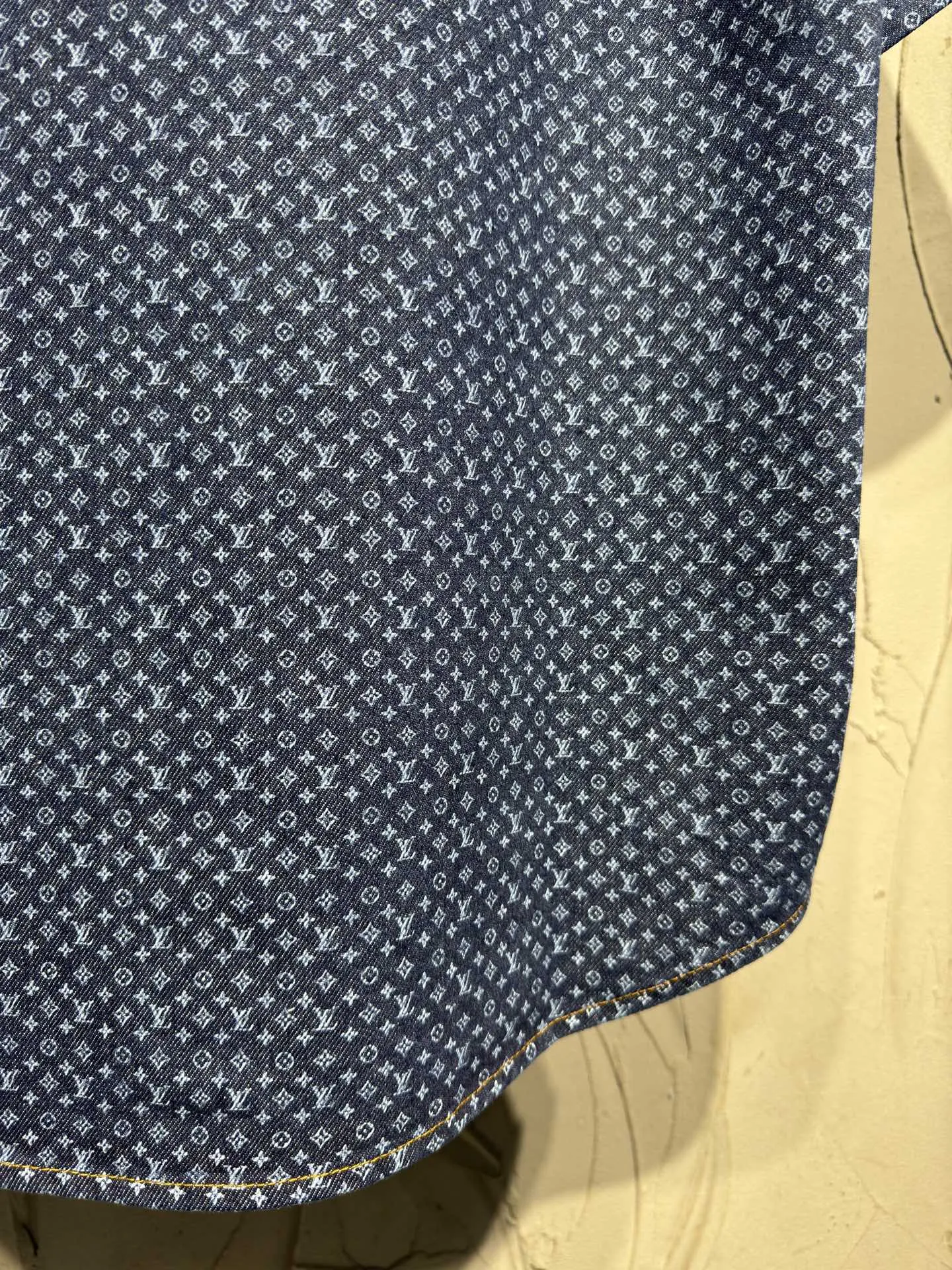 Monogram Print Short-Sleeve Denim Shirt D22524320 — view 22