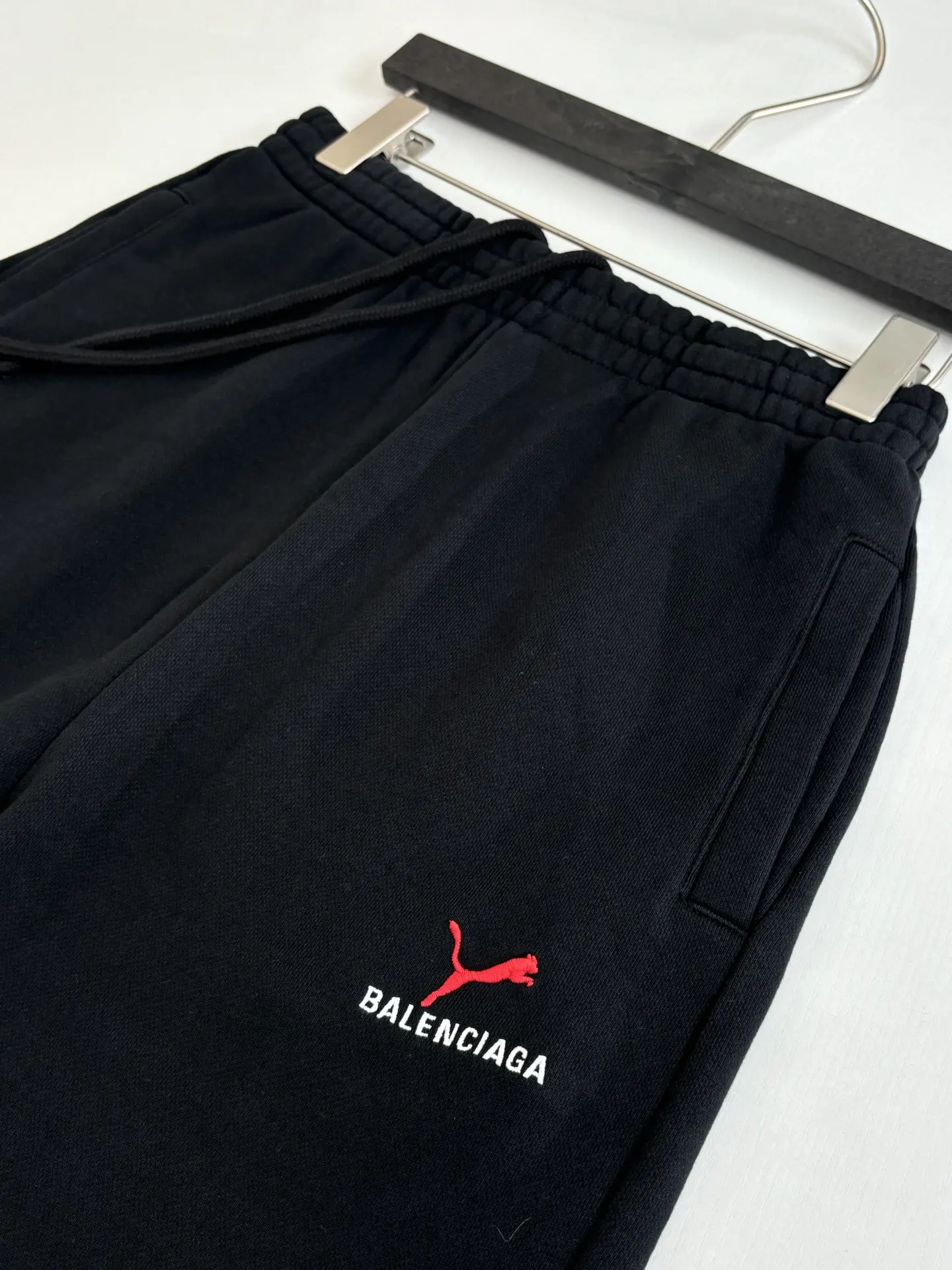 Embroidered Logo Cotton-Jersey Sweat Shorts D22818624 — view 6