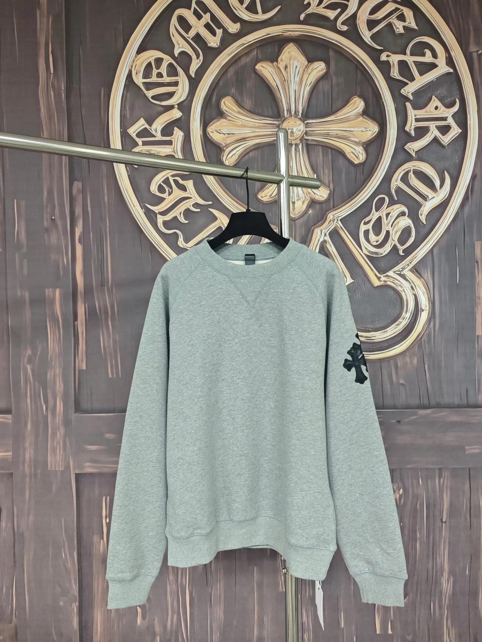 Leather Cross Patch Crew-Neck Sweatshirt D23020296