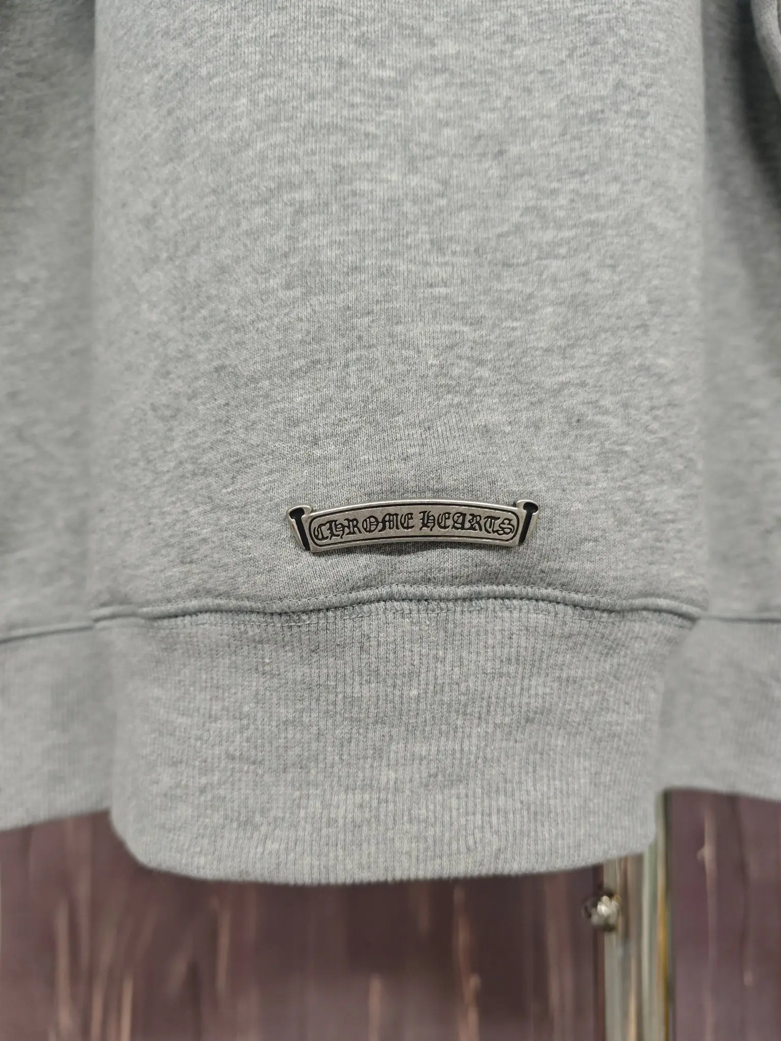 Leather Cross Patch Crew-Neck Sweatshirt D23020296 — view 8