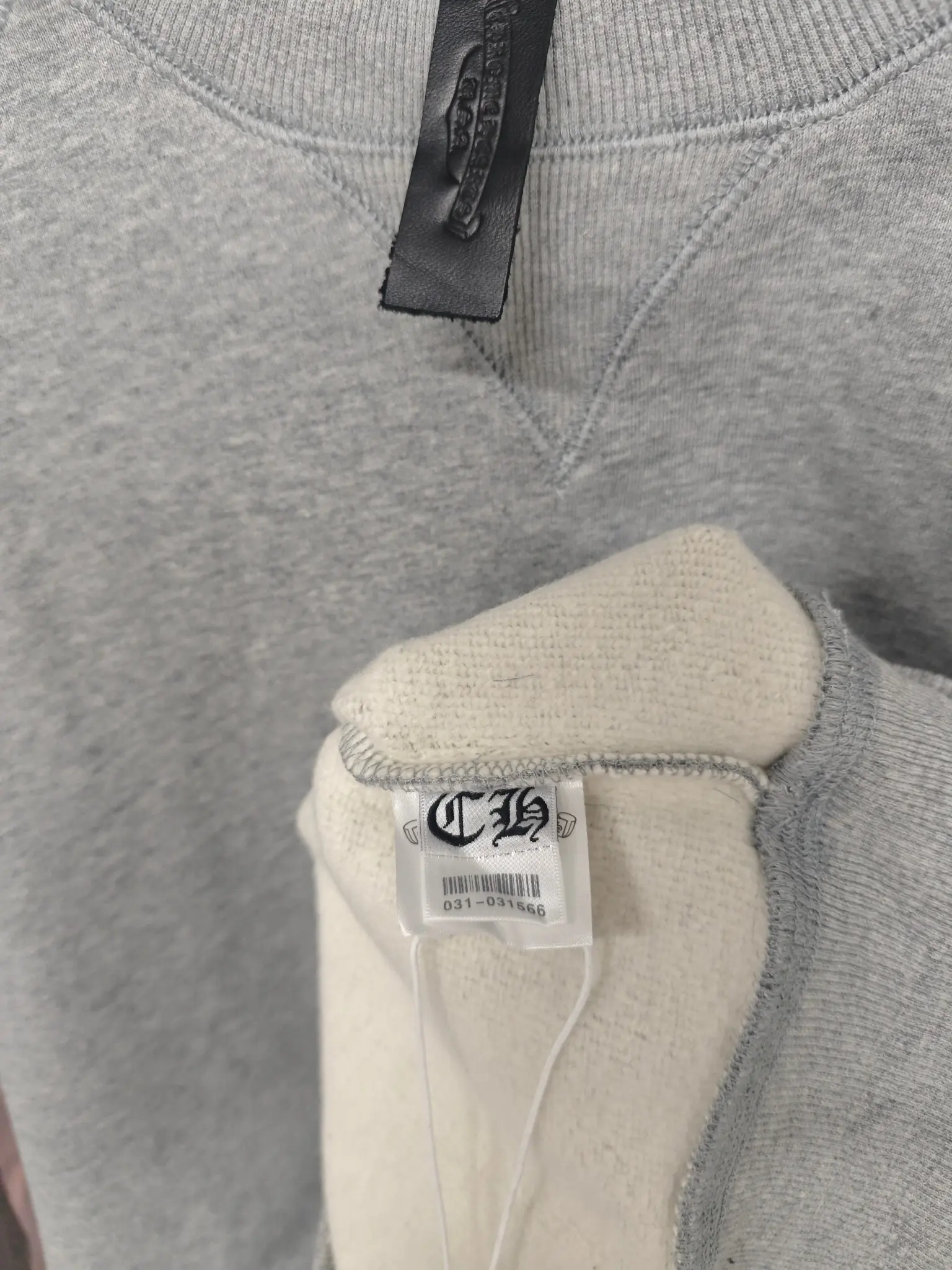Leather Cross Patch Crew-Neck Sweatshirt D23020296 — view 10