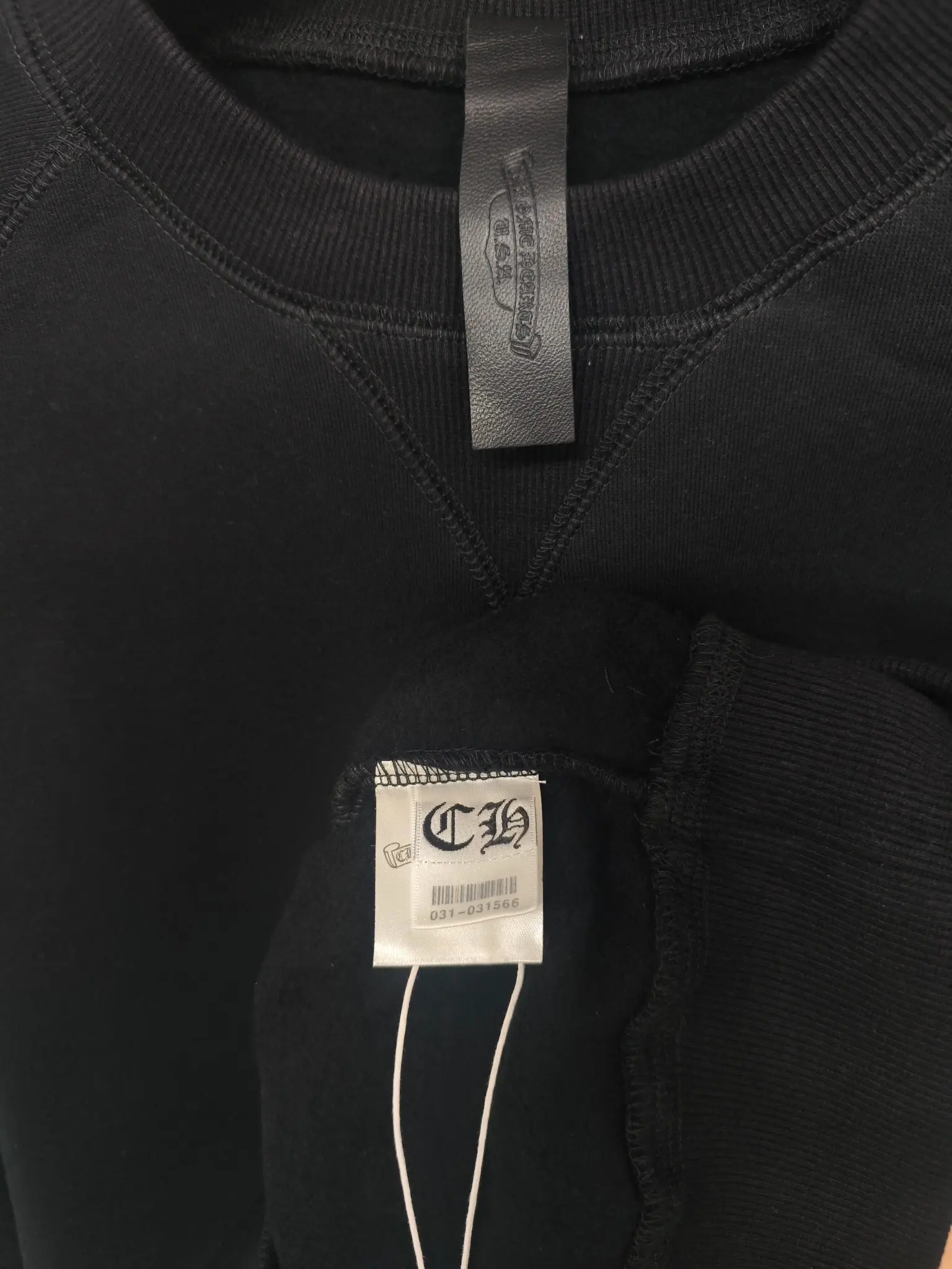 Leather Cross Patch Fleece Sweatshirt D23020298 — view 9