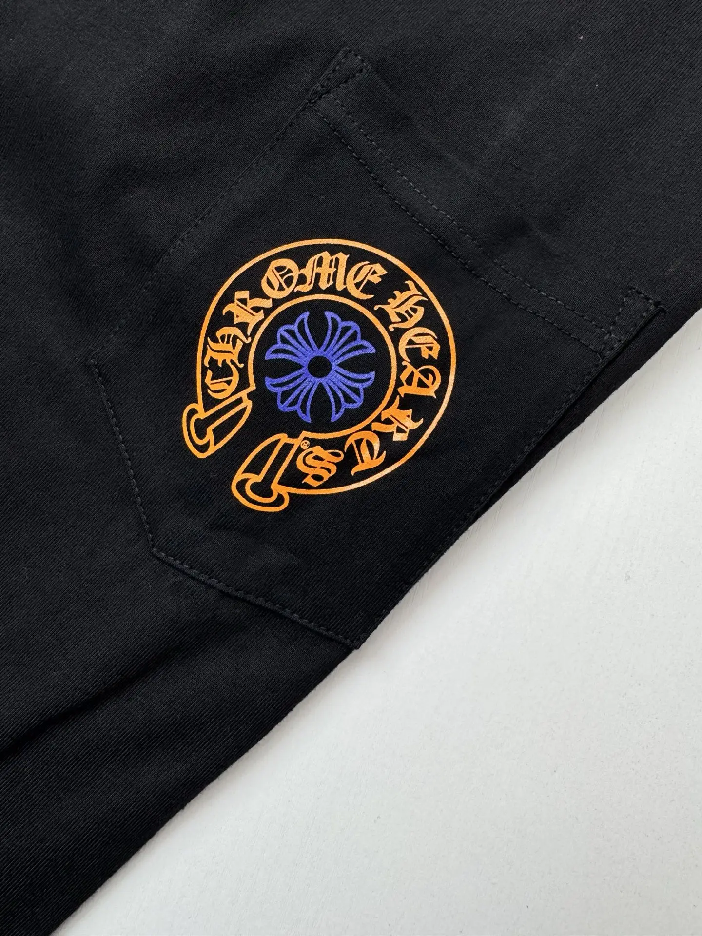 Horseshoe Logo Print Long-Sleeve T-Shirt D23018671 — view 7