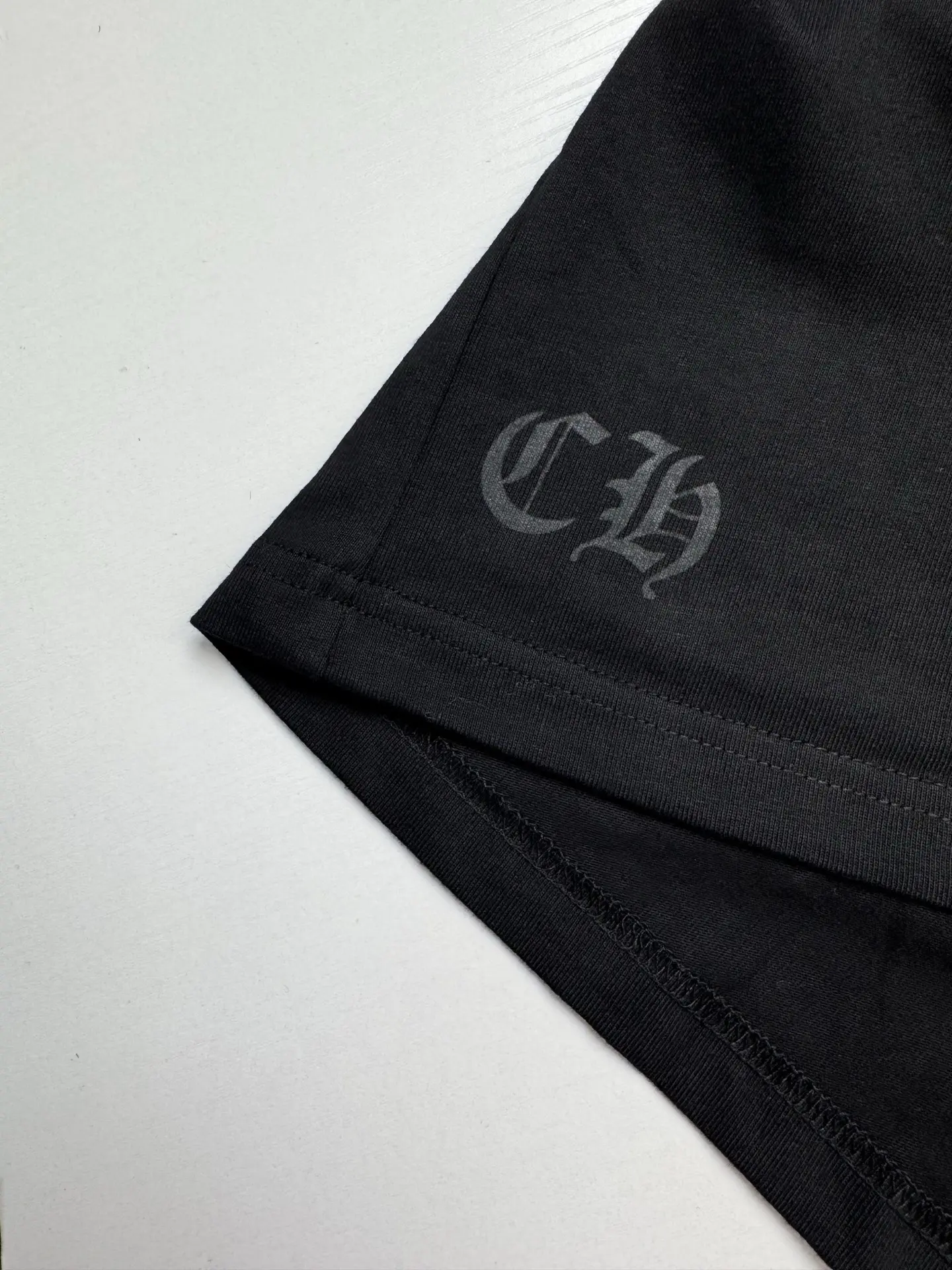 Horseshoe Logo Print Long-Sleeve T-Shirt D23018671 — view 11