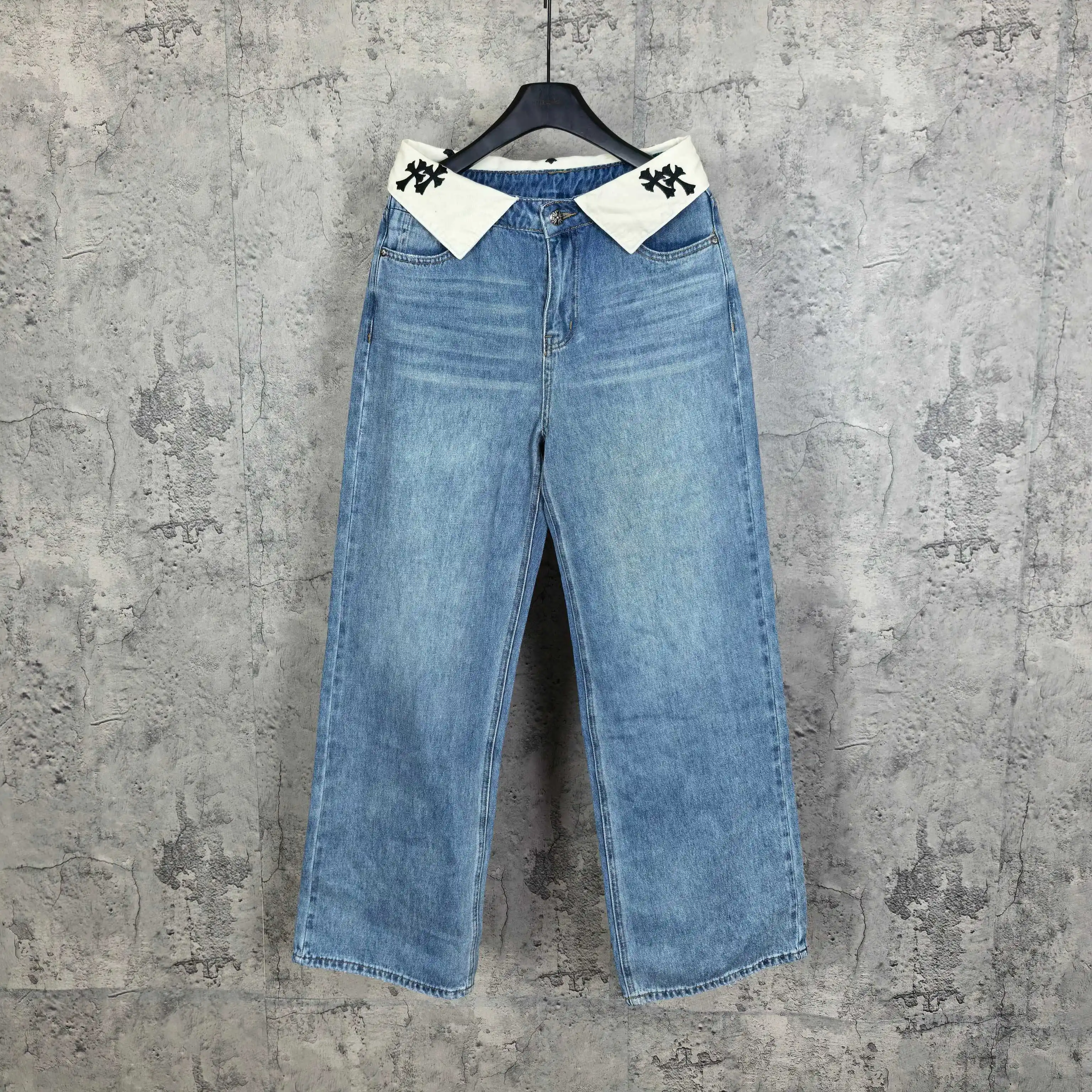 Fold-Over Waist Cross Embroidered Jeans D23524501